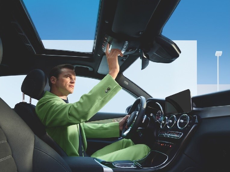 Telefon alarmowy Mercedes-Benz z Cyfrowych Dodatków