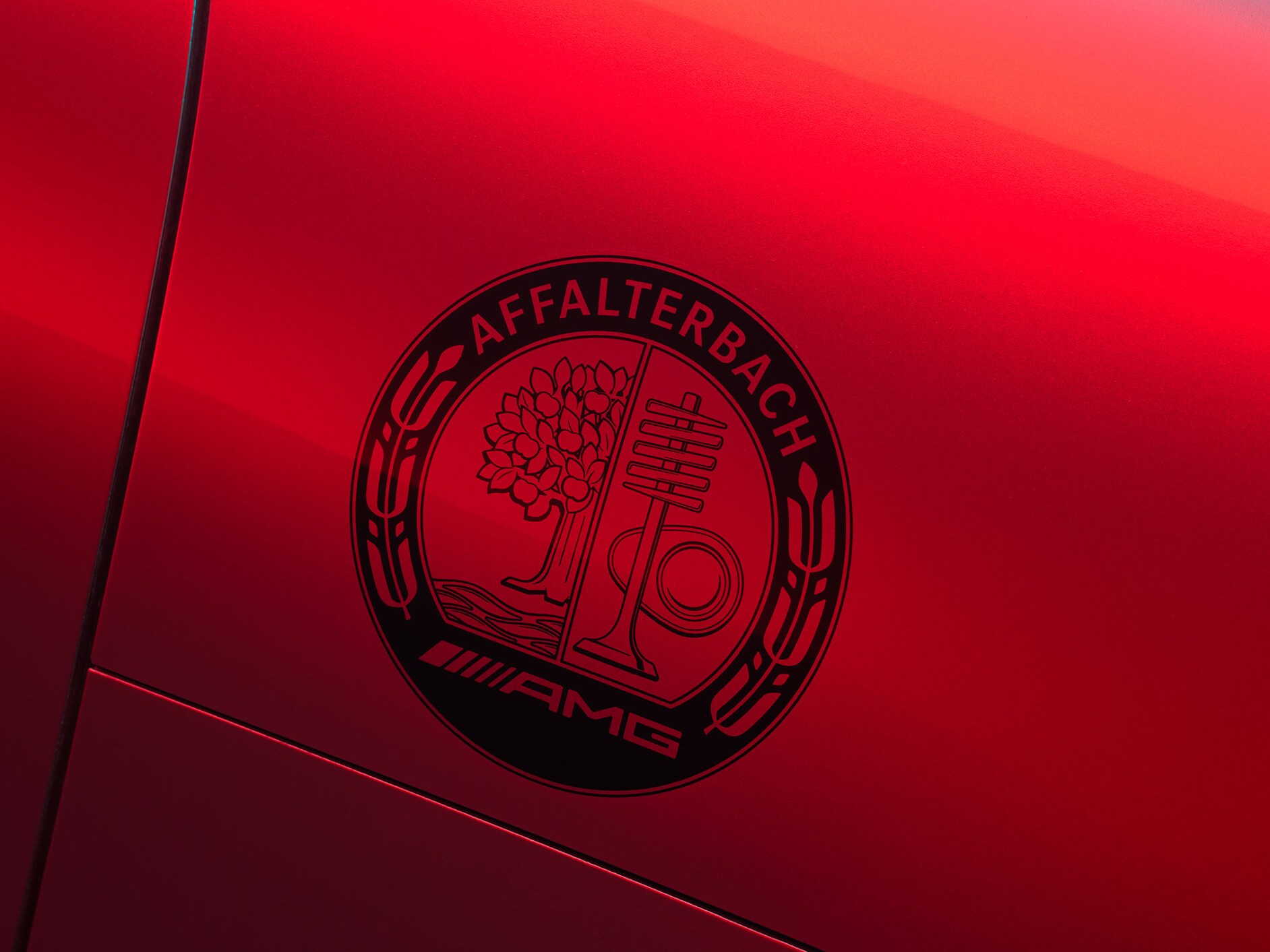 Emblemat AMG na modelu Mercedes-AMG.