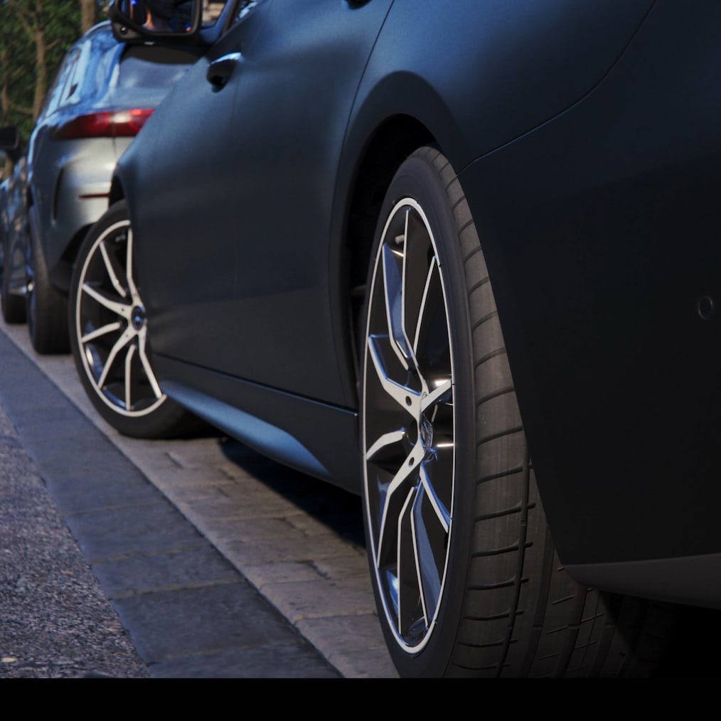 Układ kierowniczy tylnej osi w modelu Mercedes-Benz Klasa C Limuzyna.