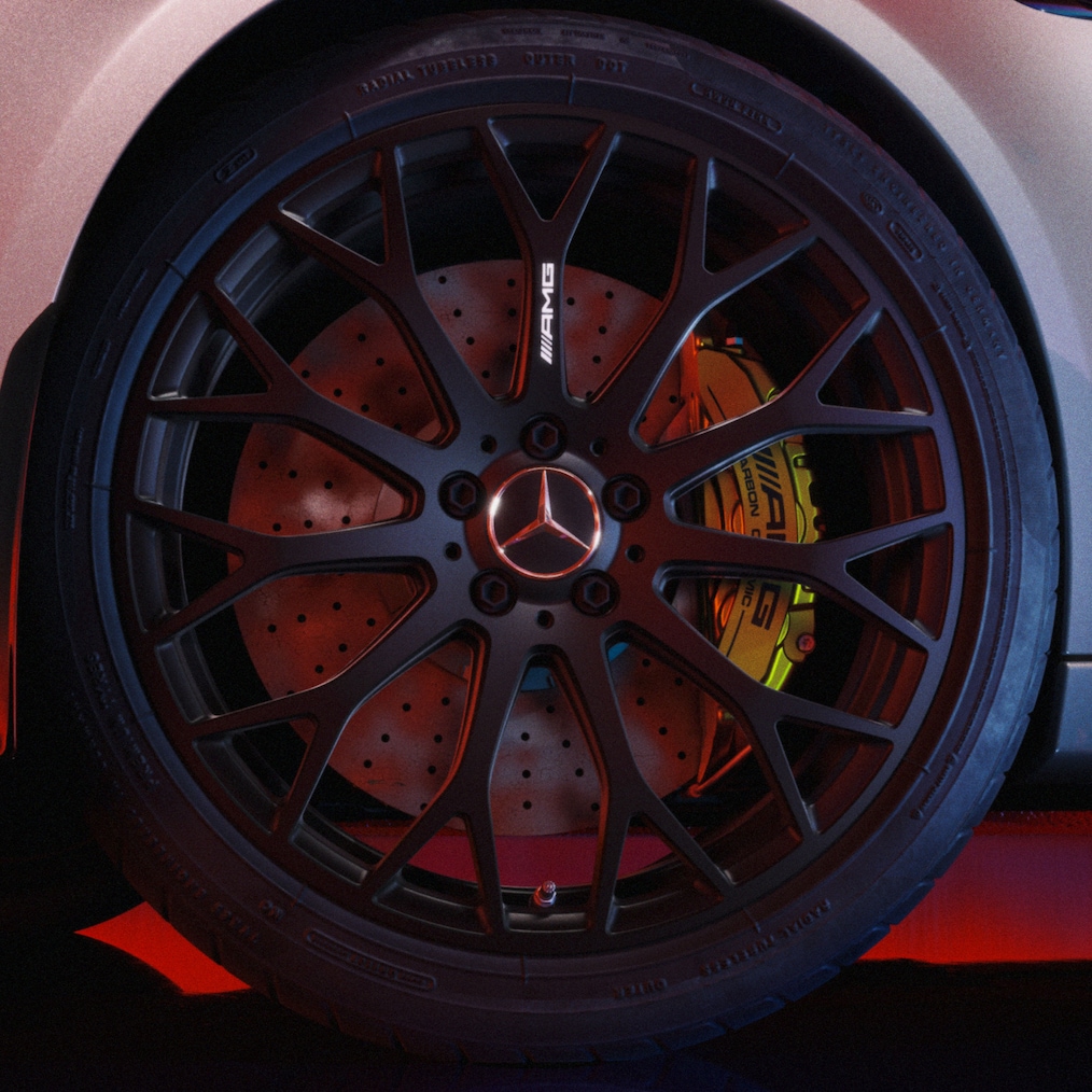Zbliżenie na kutą felgę AMG RZT w modelu Mercedes-AMG C 63 S E PERFORMANCE.