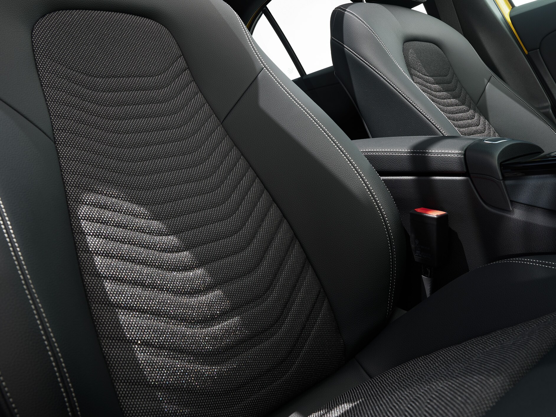 Fotele komfortowe w limuzynie Klasy A od Mercedes-Benz.