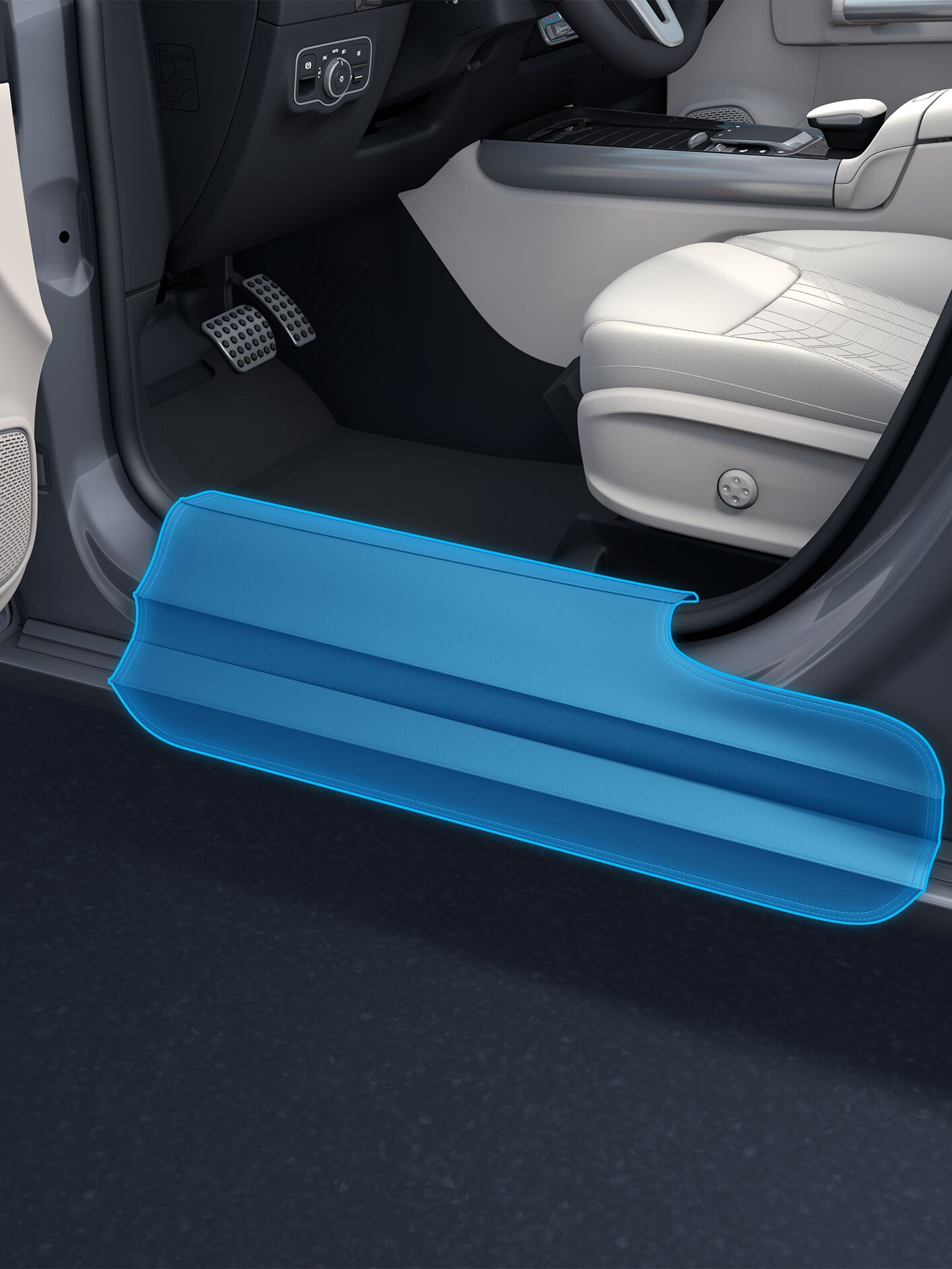 Osłona progu przy otwartych drzwiach Mercedesa.