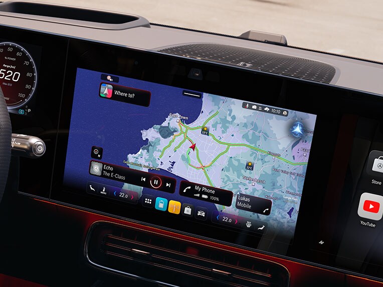 Nowy, w pełni elektryczny Mercedes-Benz CLA z nawigacją z elektryczną inteligencją.