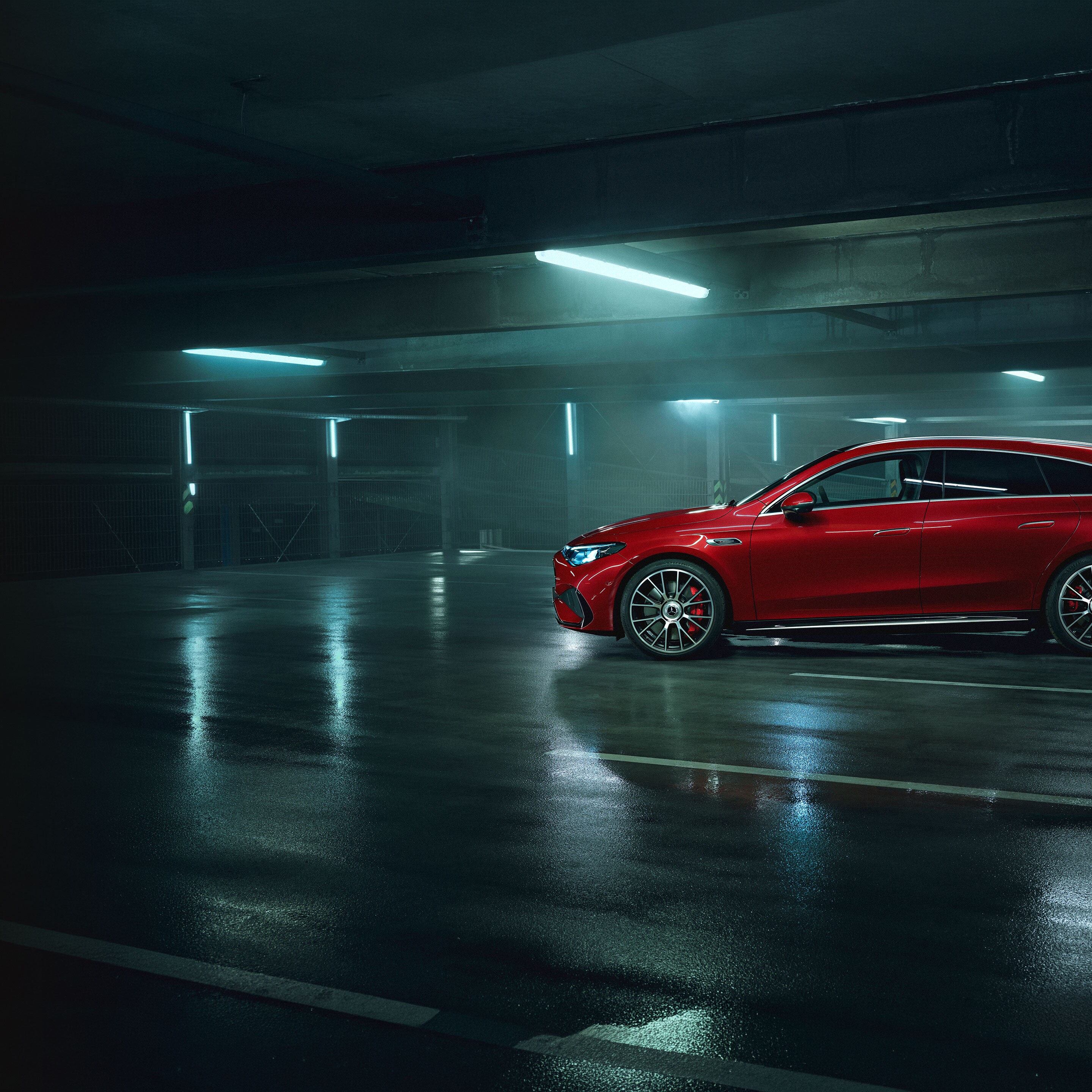 Nadwozie zupełnie nowego Mercedes-AMG CLA 45 4MATIC+ Shooting Brake electric.