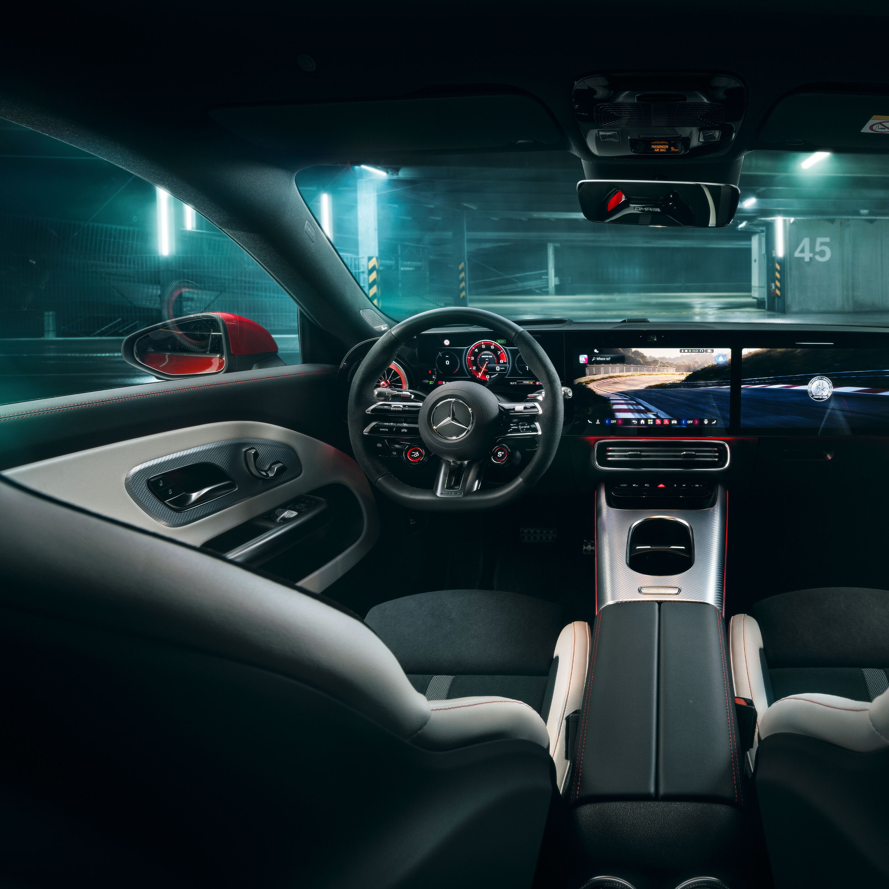 Wnętrze zupełnie nowego Mercedes-AMG CLA 45 4MATIC+ Shooting Brake electric.