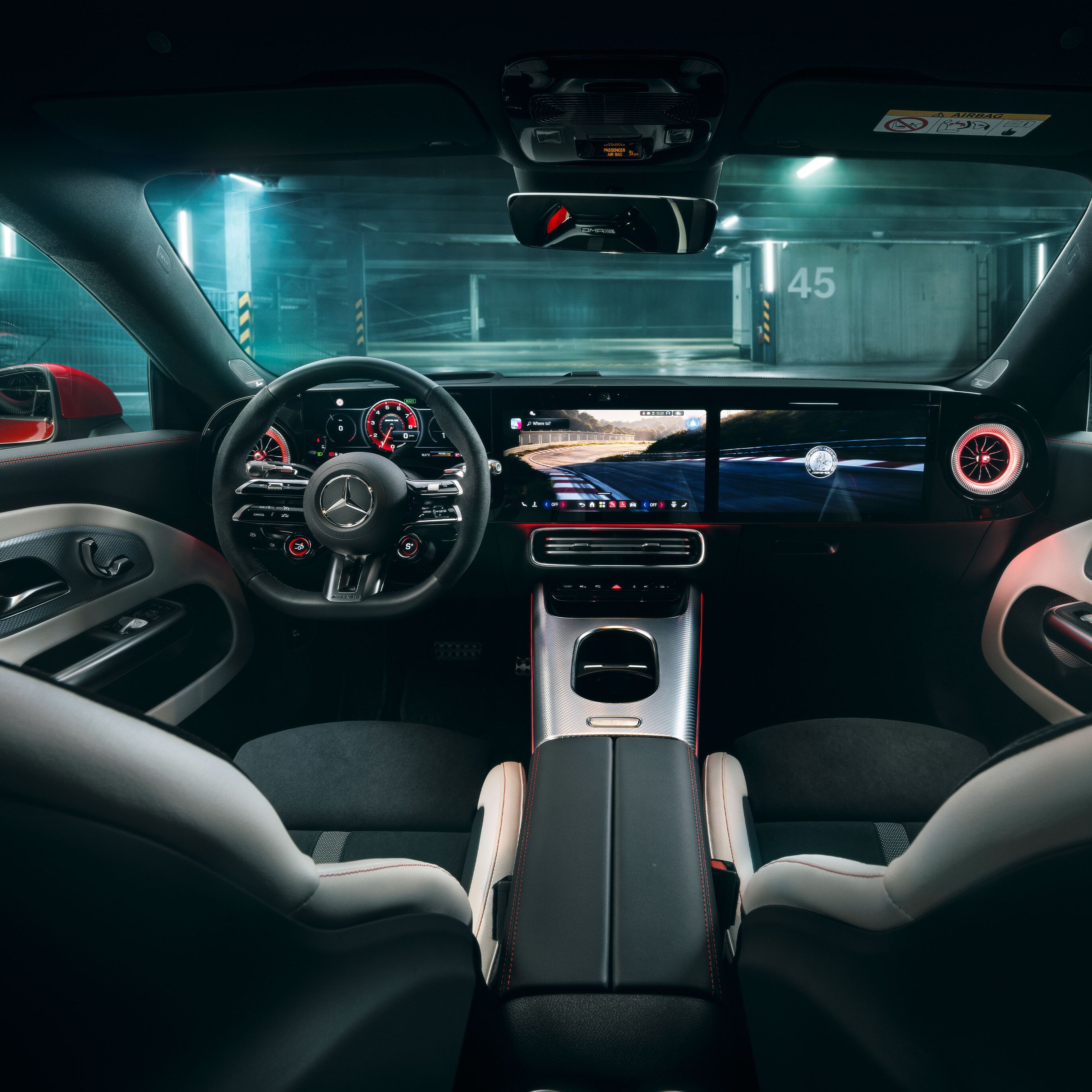 Wnętrze zupełnie nowego Mercedes-AMG CLA 45 4MATIC+ Shooting Brake electric.