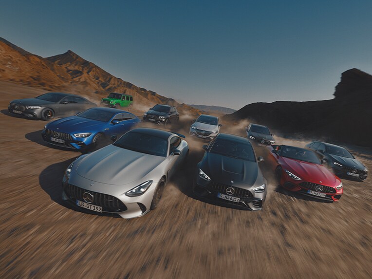 Motyw grupowy różnych pojazdów Mercedes-AMG.