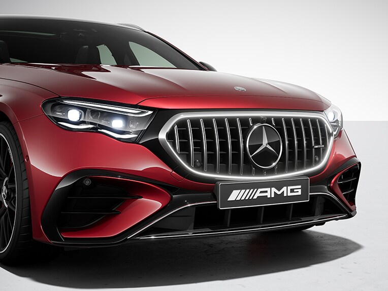 Pakiet stylizacji nadwozia AMG Carbon II w Mercedes-AMG Klasy E Kombi.