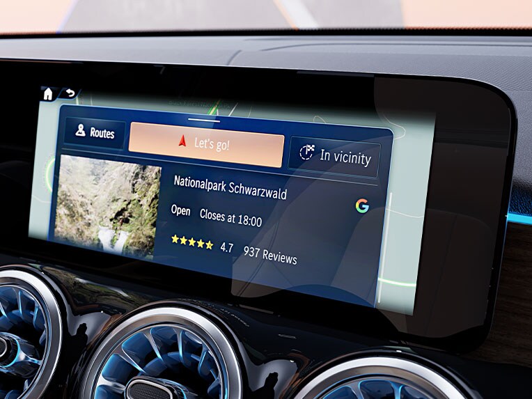 Place Details provided by Google w nowym EQB marki Mercedes-Benz.