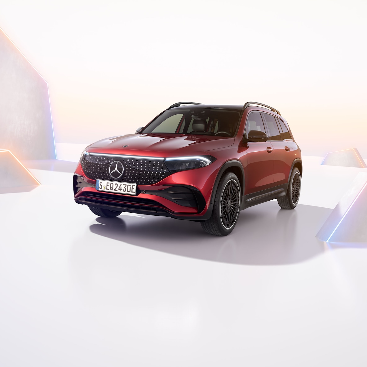 Widok z przodu modelu Mercedes-Benz EQB.