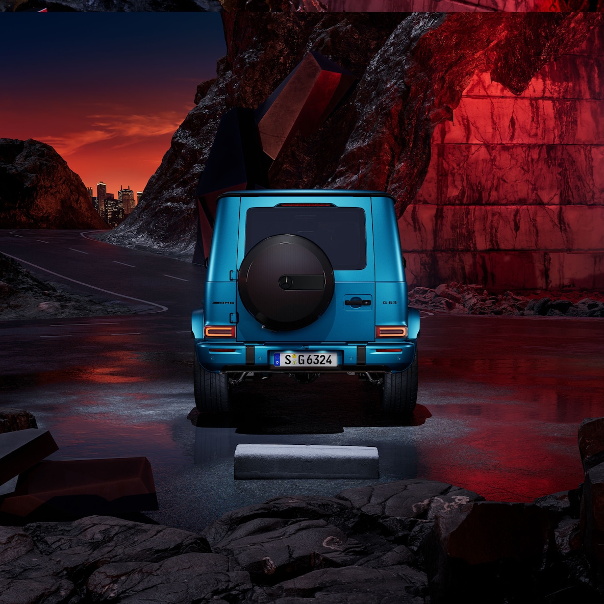 Widok boczny na przód Mercedes-AMG G 63 z pakietem stylizacji nadwozia AMG o wyglądzie włókna węglowego.