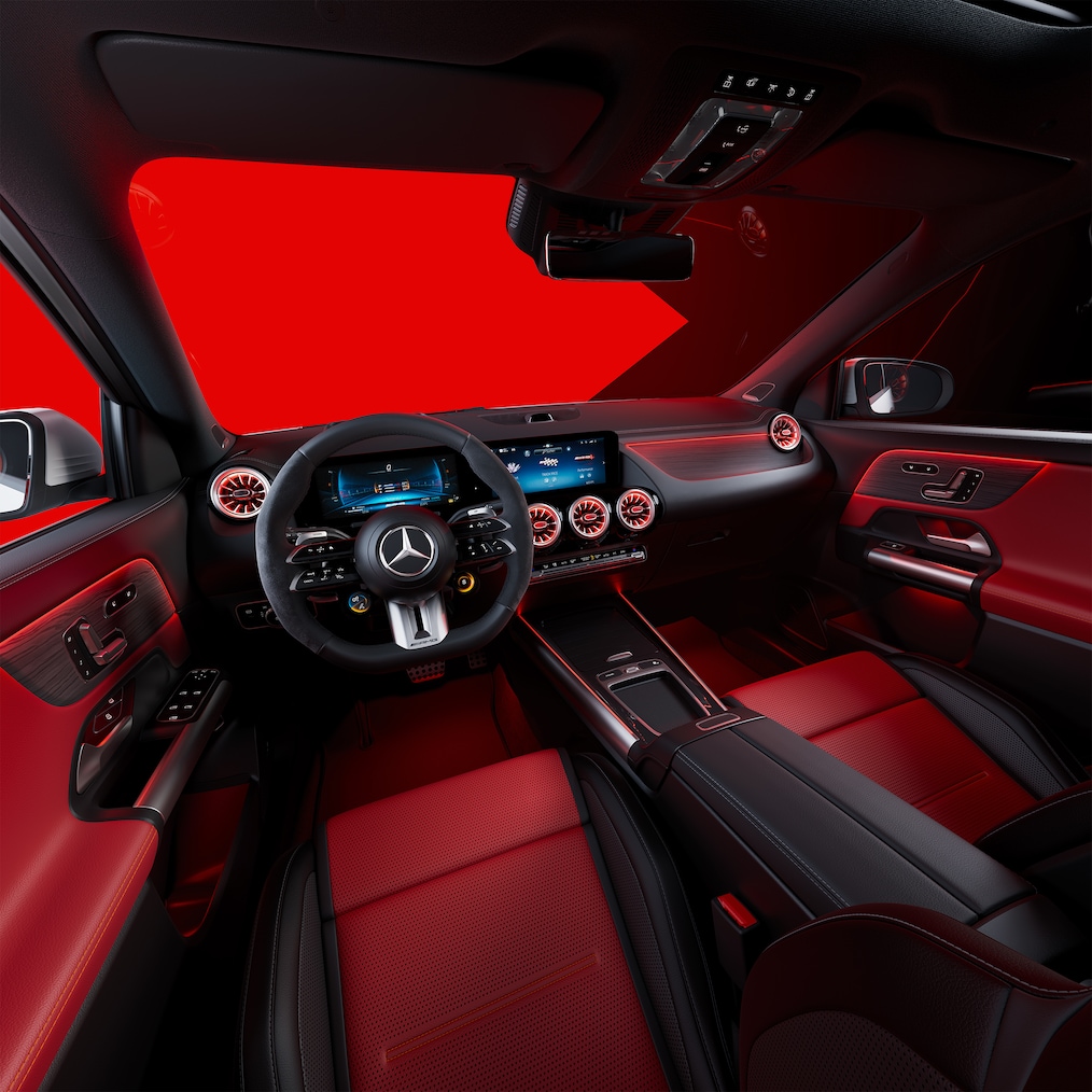 Wnętrze pojazdu Mercedes-AMG GLA z fotelami AMG Performance i kierownicą AMG Performance.