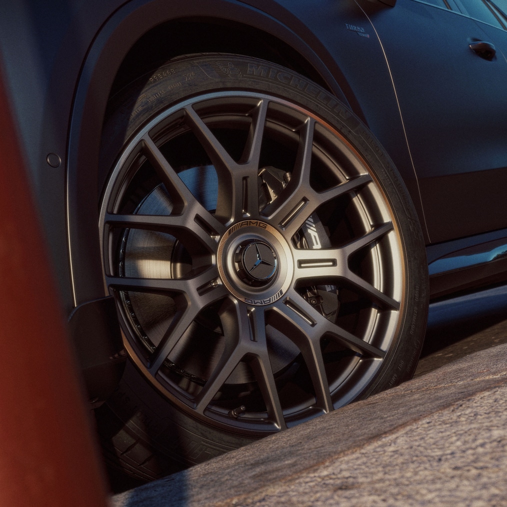 Kute obręcze o średnicy 53,3 cm (21 cali) w nowym modelu Mercedes-AMG GLC Coupe.