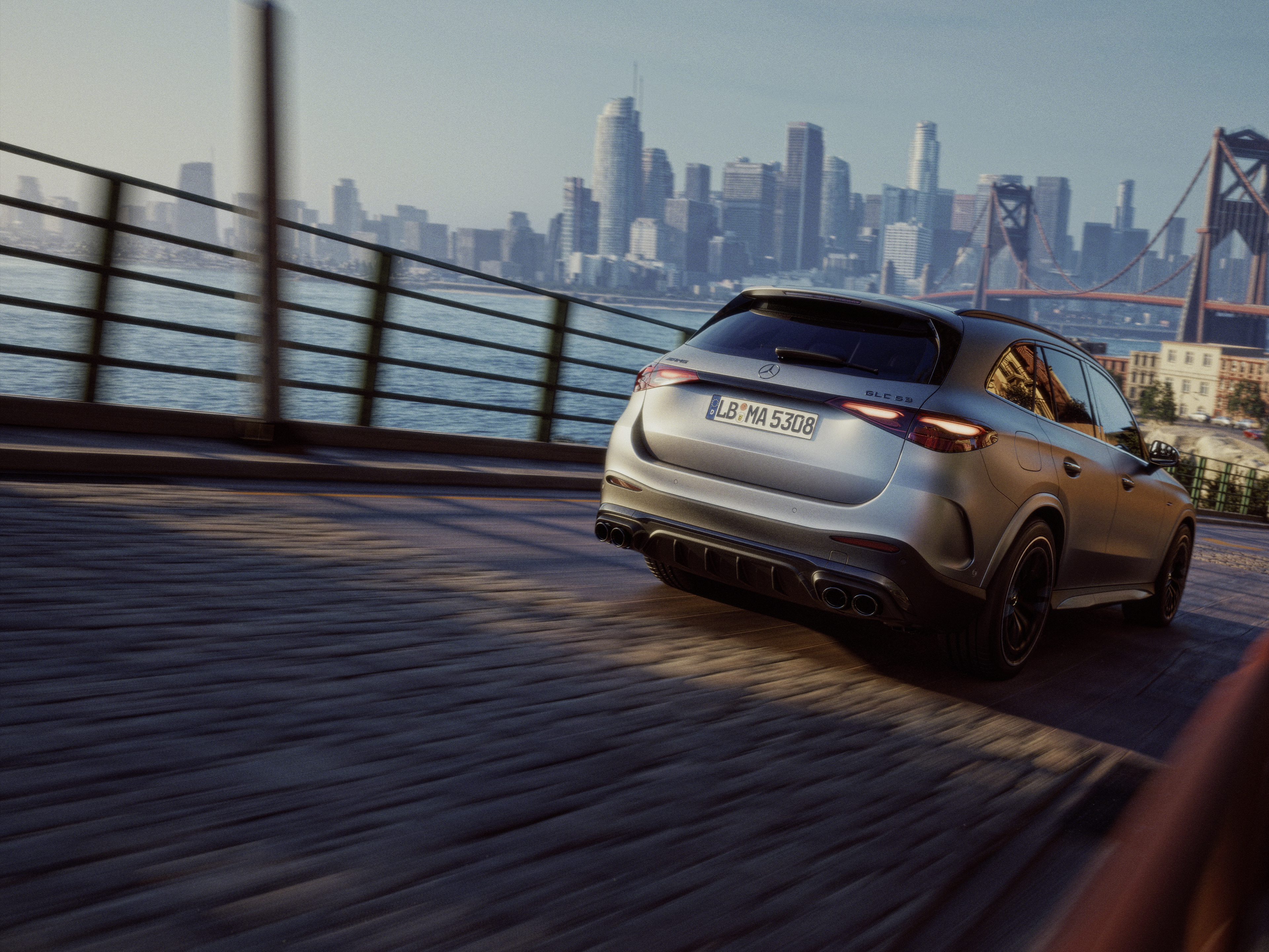 Osiągi | GLC | Mercedes-AMG Osiągi nowego Mercedes-AMG GLC SUV.