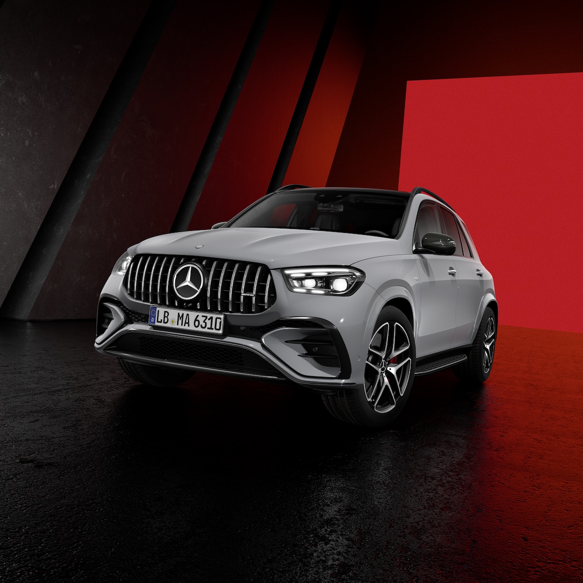 Widok boczny przodu modelu GLE SUV od Mercedes-AMG (lub wszystkich trzech SUVów AMG GLE).