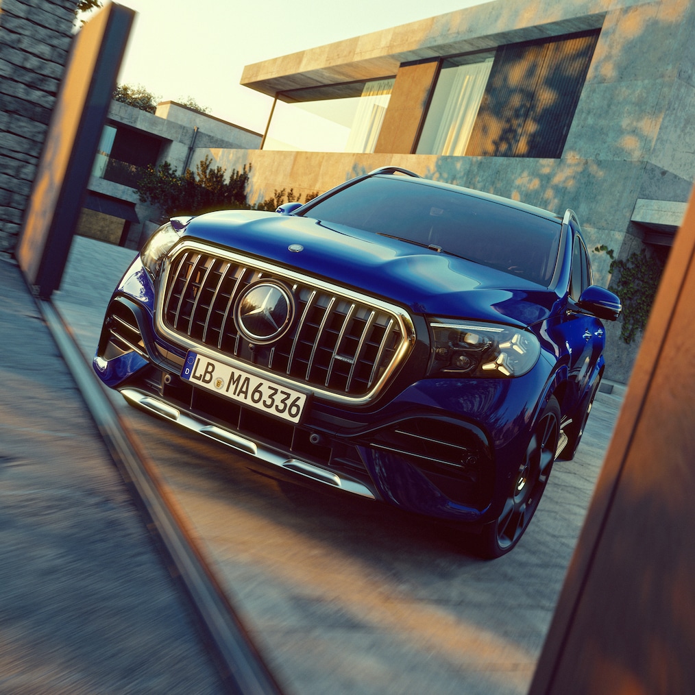 Osłona chłodnicy AMG z elementami w kolorze ciemnego chromu w nowym modelu Mercedes-AMG GLS 63.