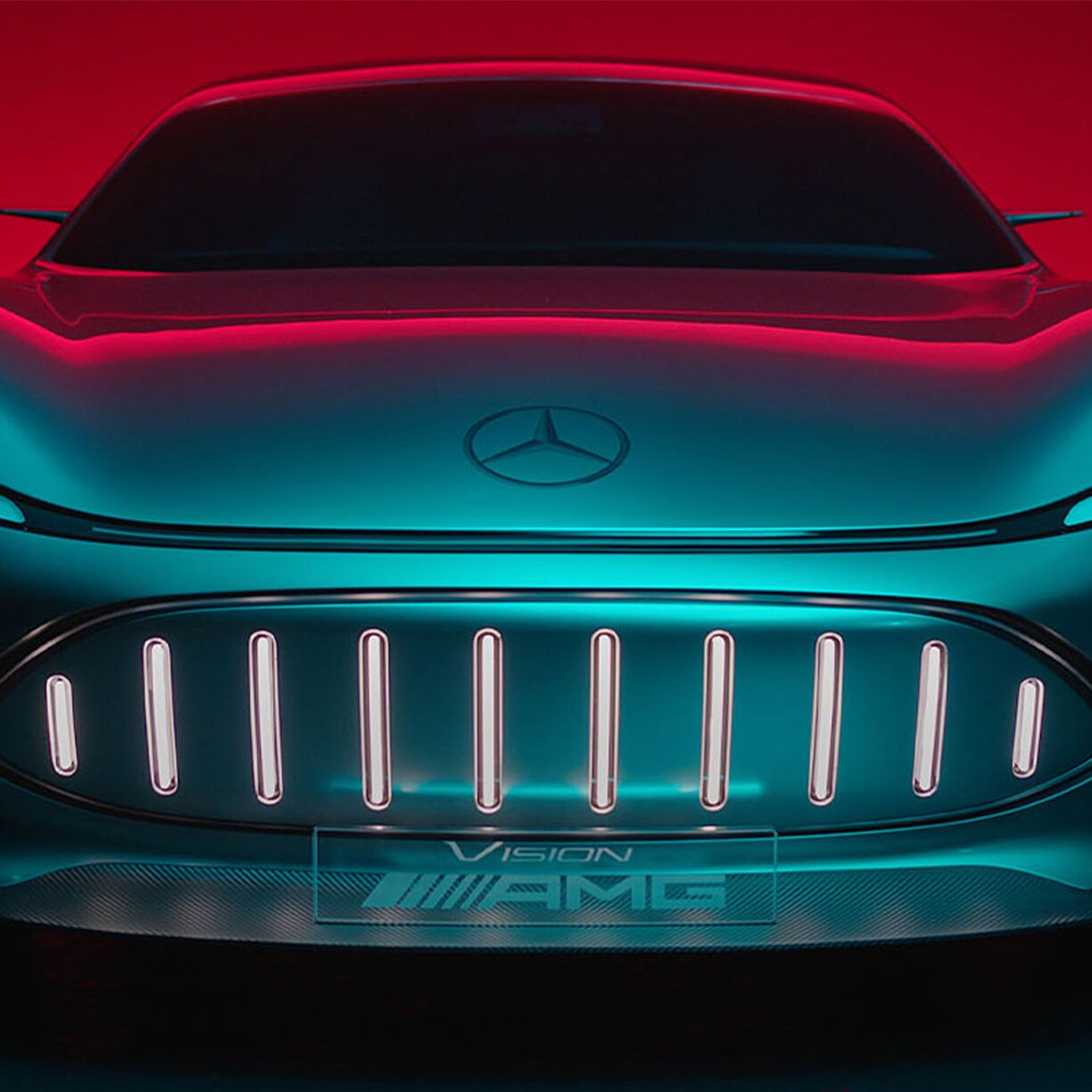 Samochód koncepcyjny Showcar Vision AMG pokazany z przodu.