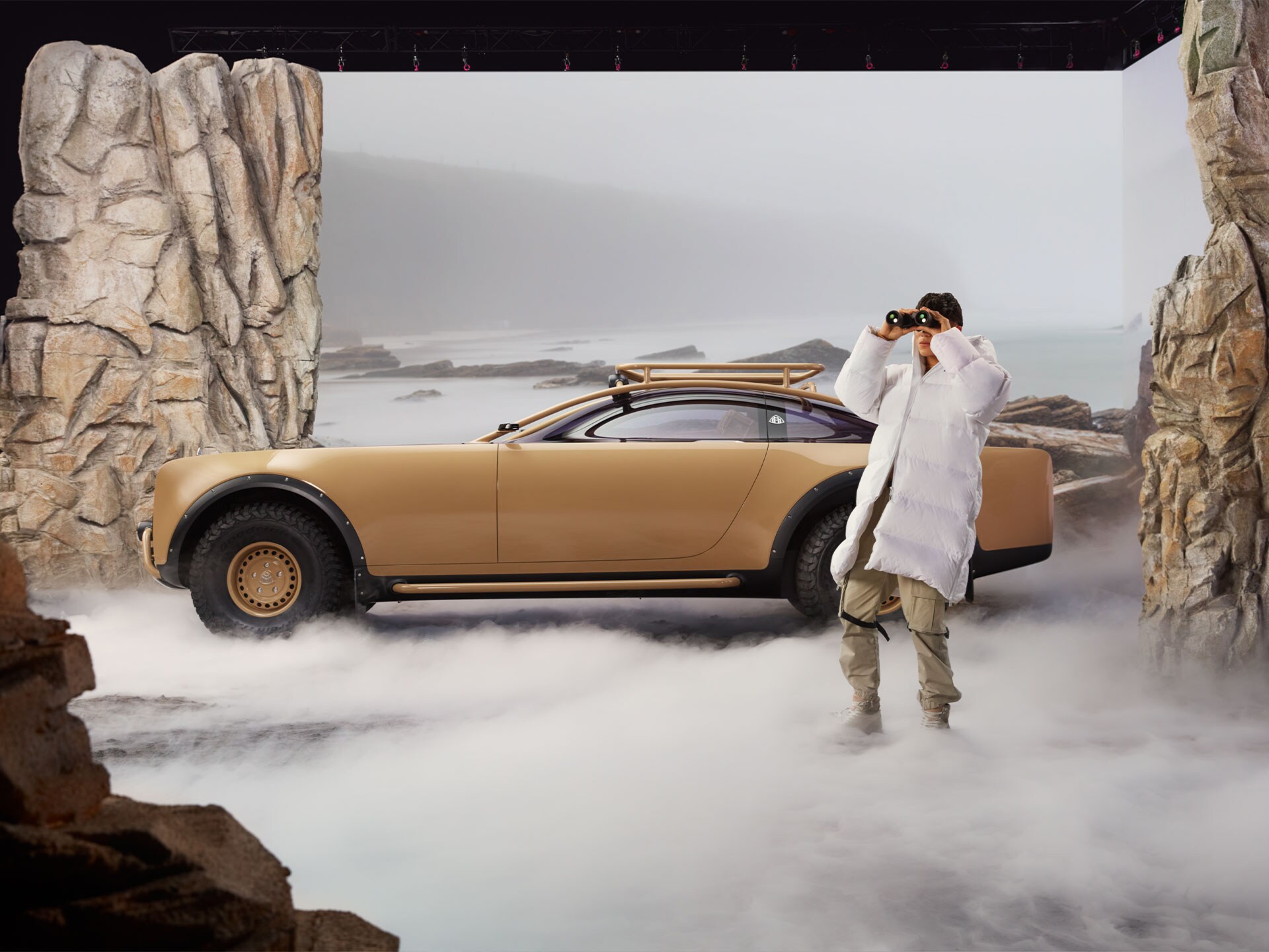 Klasa S Mercedes-Maybach Virgil Abloh w&nbsp;bocznym widoku z&nbsp;tyłu.