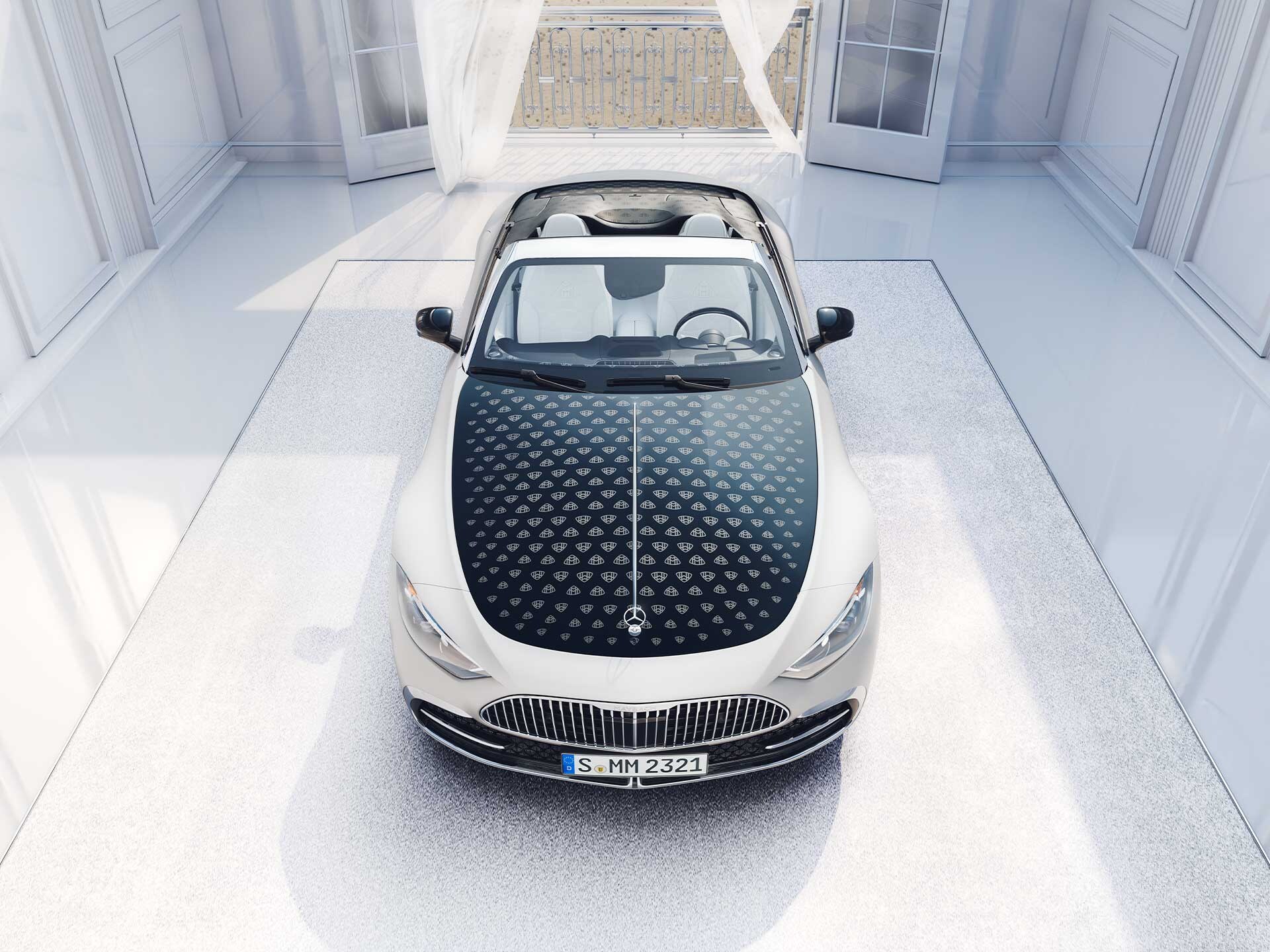 Widok z boku Mercedes-Maybach SL 680.