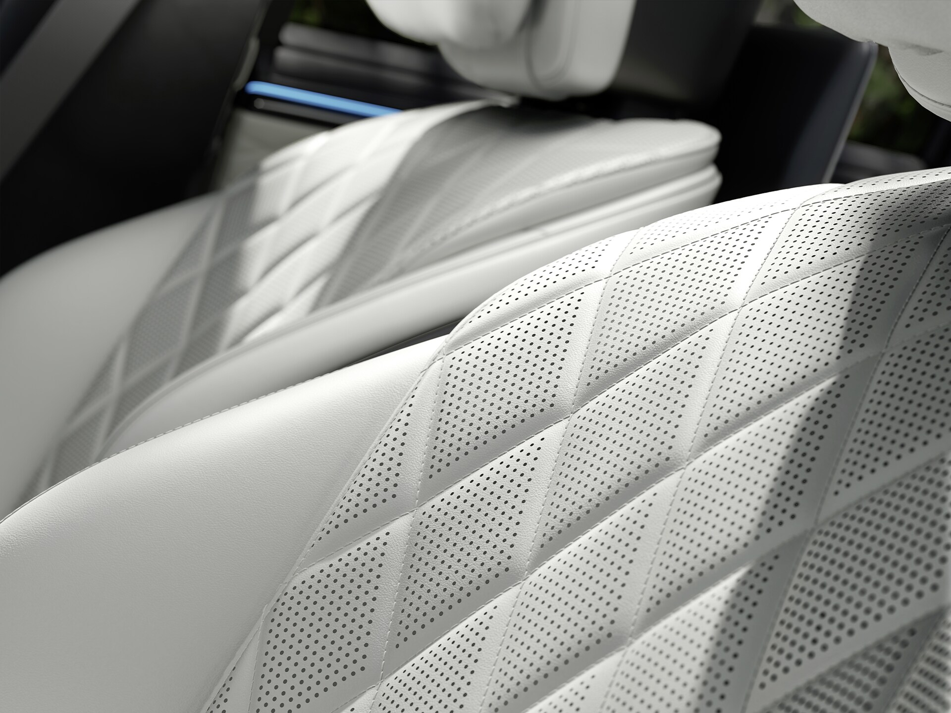 Nowa Klasa S Limuzyna Mercedes-Benz z elementami MANUFAKTUR w zbliżeniu z boku.