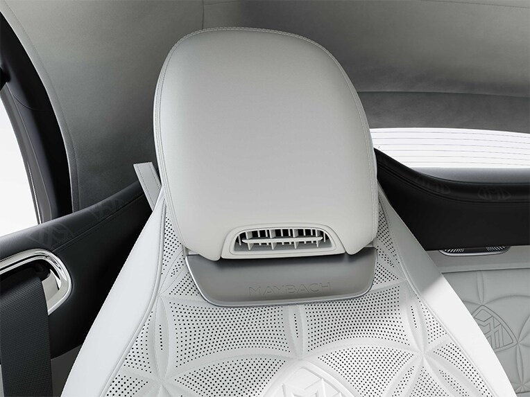 AIRSCARF w Mercedes-Maybach SL 680.