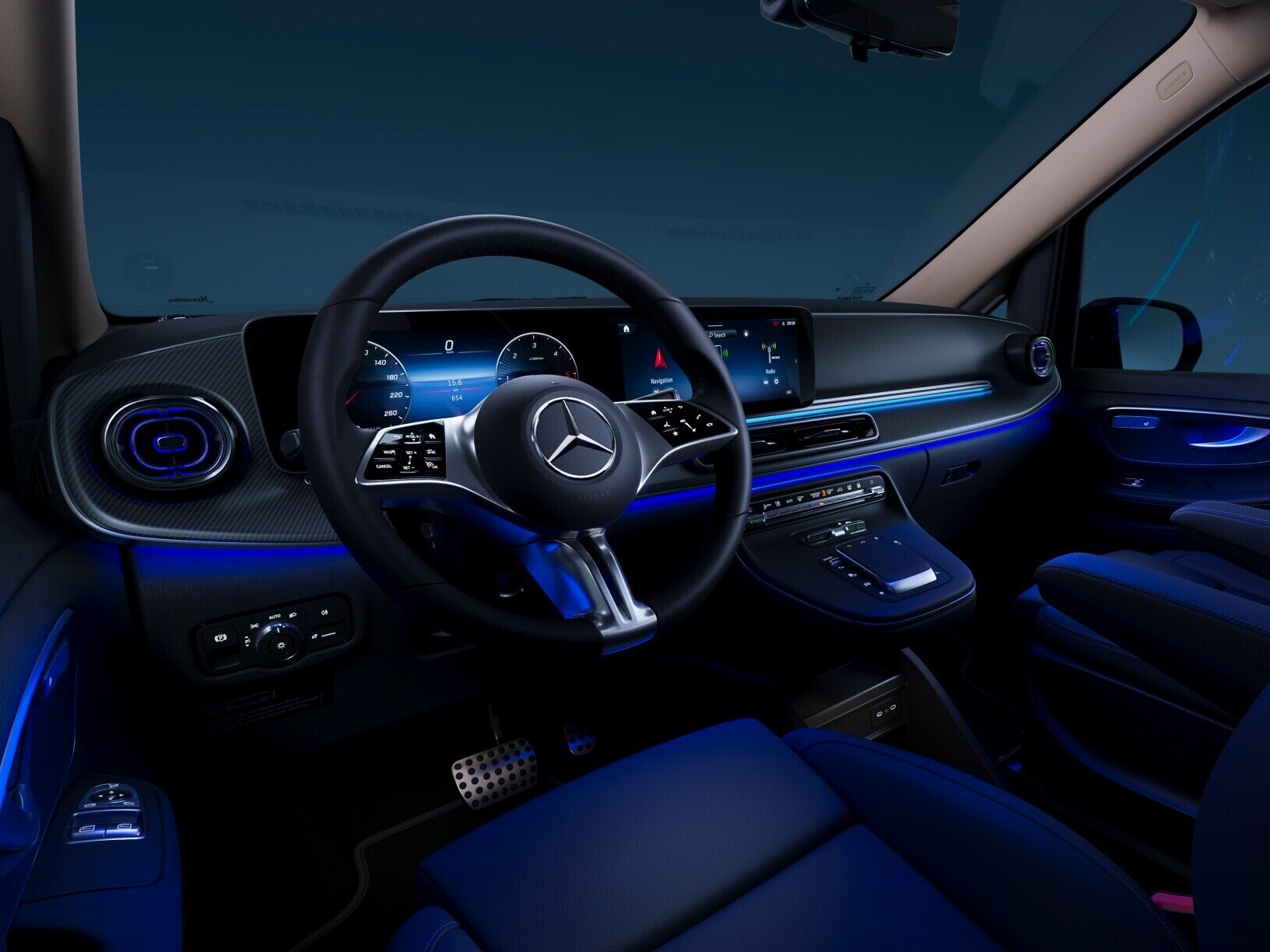 Oświetlenie ambientowe 64 kolory w Klasie V Marco Polo Mercedes-Benz