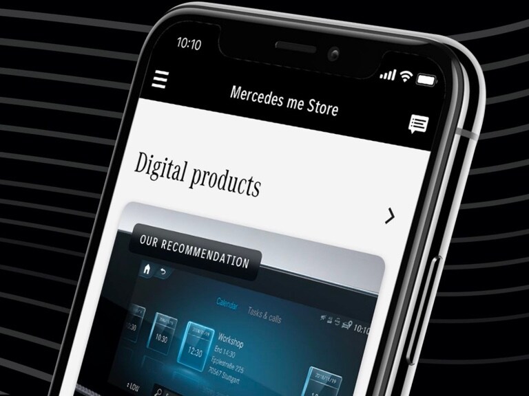 Aplikacja Mercedes-Benz na ekranie smartfona.