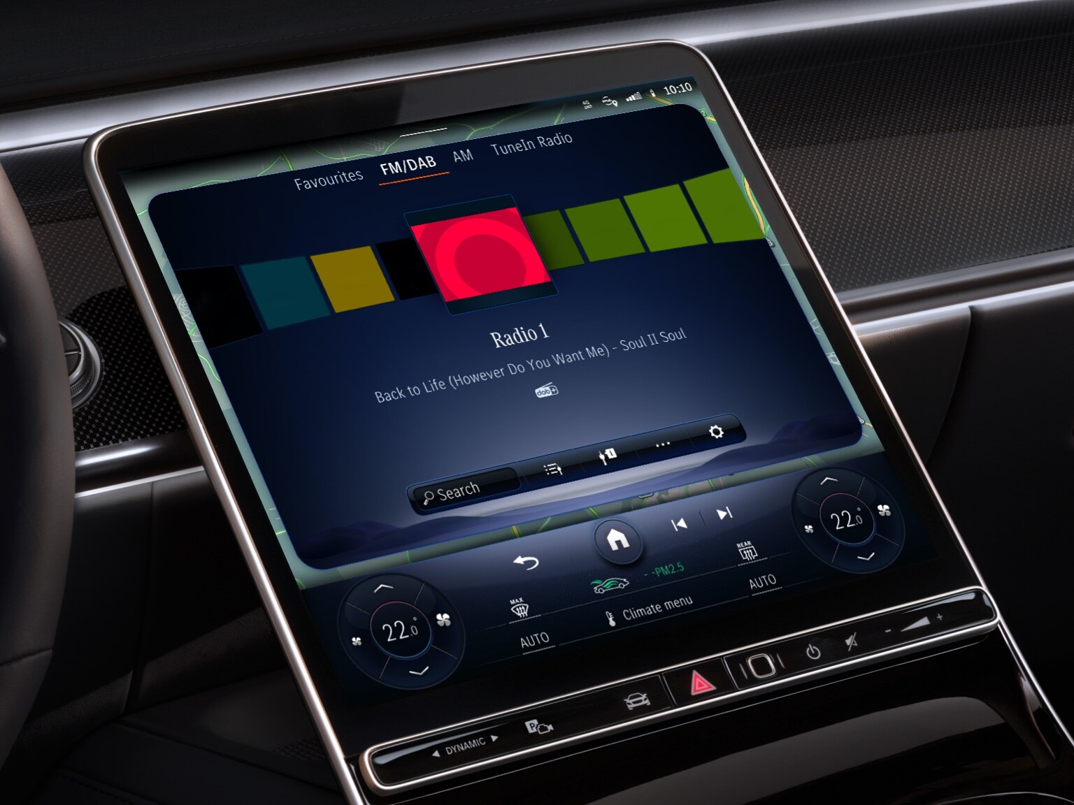 Dzięki Pakietom Rozrywki system multimedialny MBUX w&nbsp;Mercedes-Benz wyświetla stacje radiowe z&nbsp;całego świata.