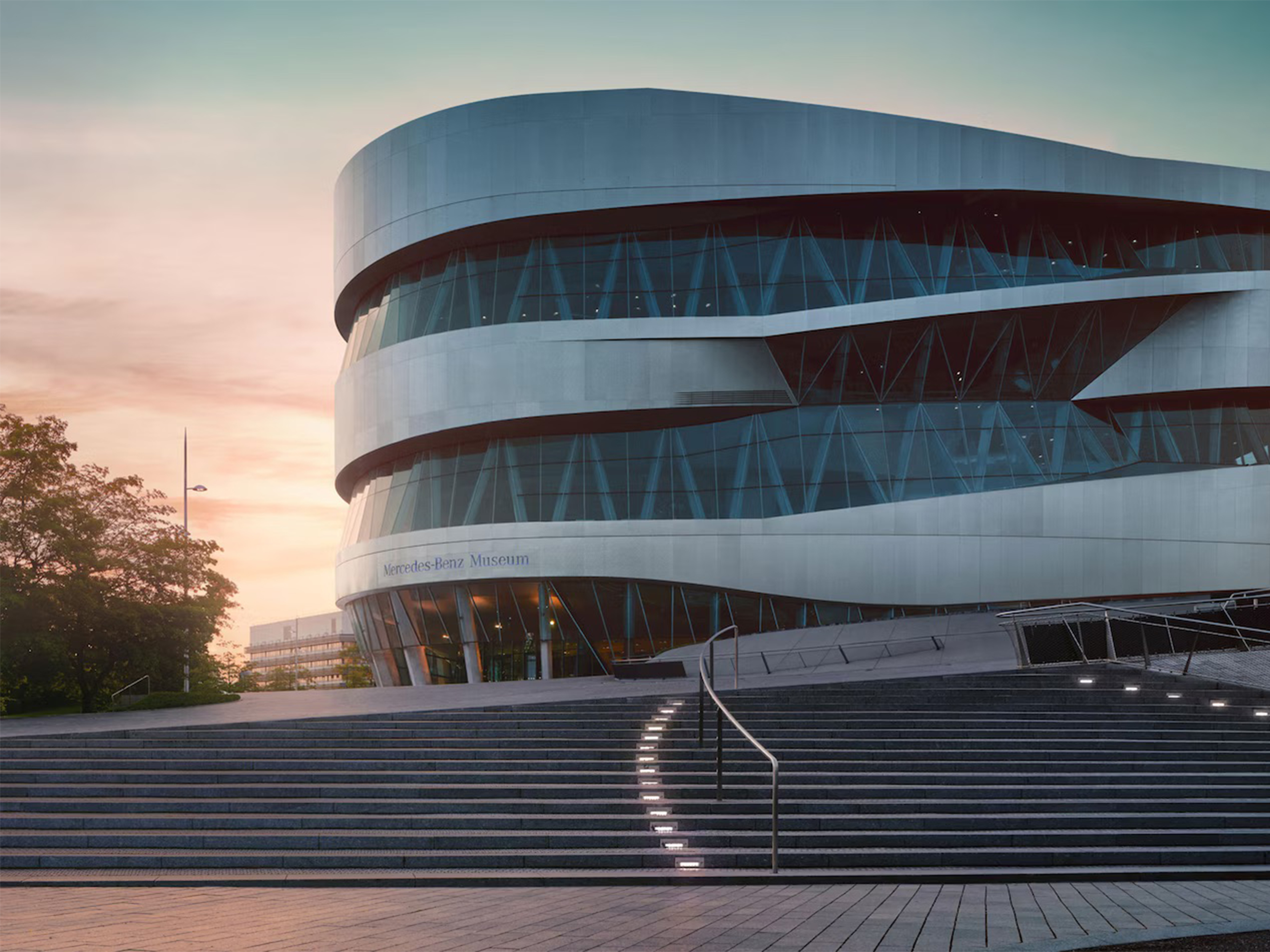 Muzeum Mercedes-Benz w Stuttgarcie | Mercedes-Benz Muzeum Mercedes-Benz w Stuttgarcie – widok z zewnątrz.