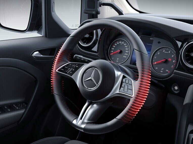 Podgrzewana kierownica wielofunkcyjna w modelu Mercedes-Benz Citan Furgon.