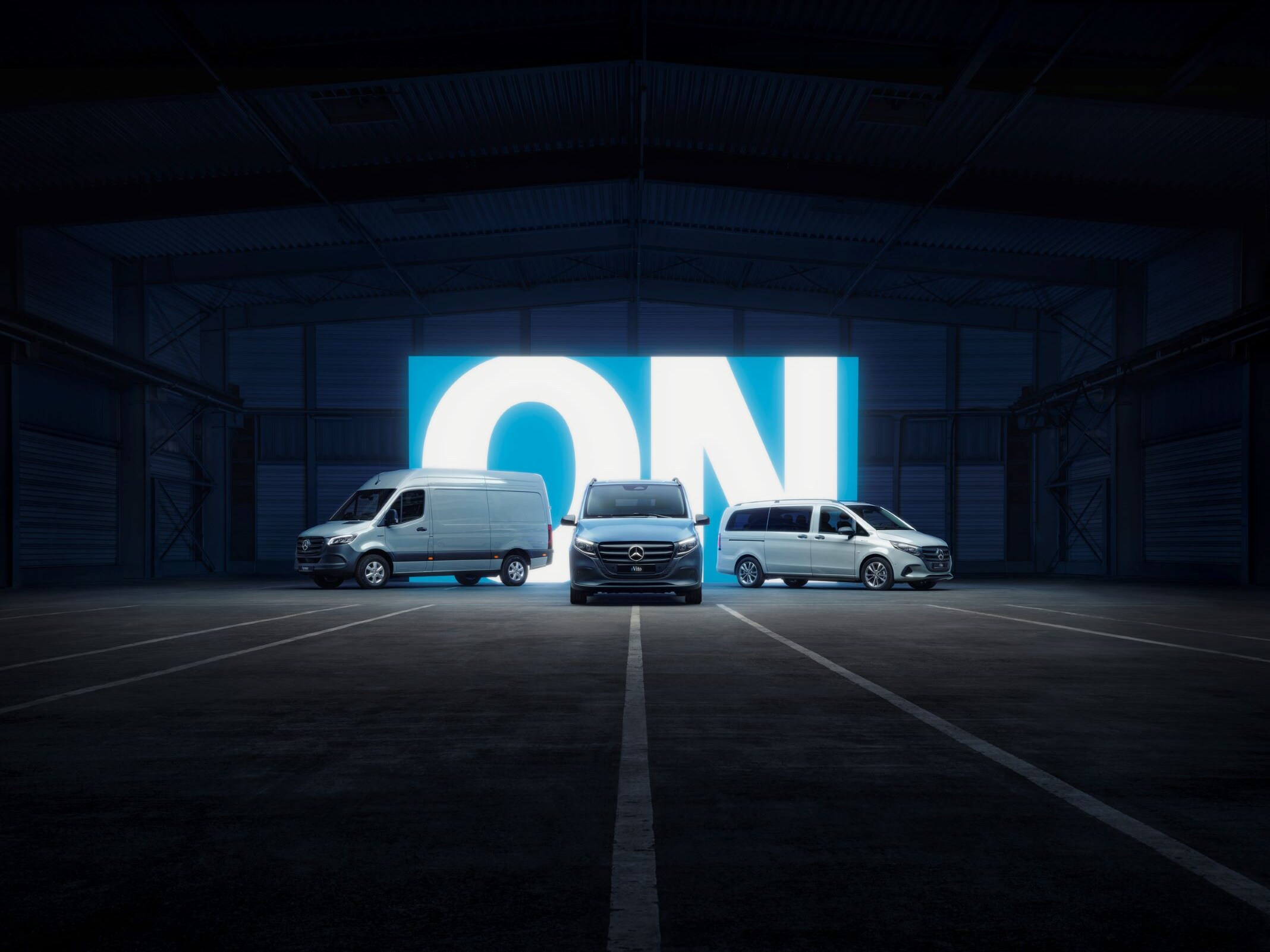 System multimedialny MBUX w elektrycznym samochodzie dostawczym Mercedes-Benz.