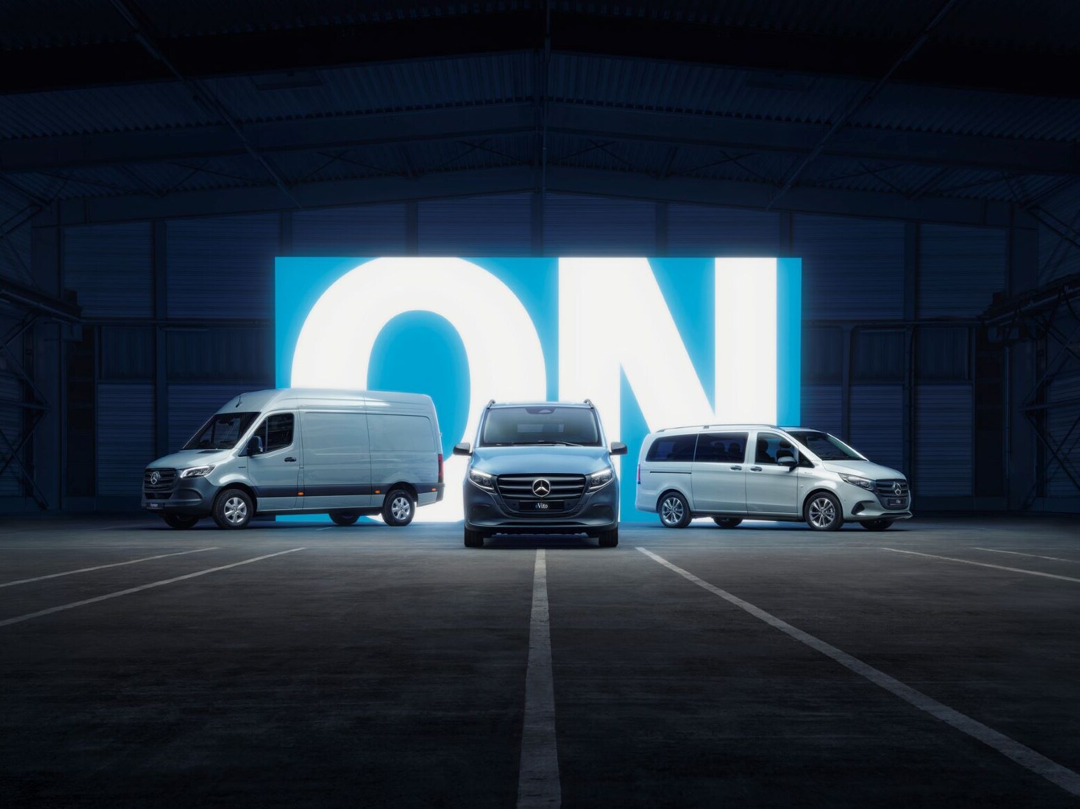 System multimedialny MBUX w elektrycznym samochodzie dostawczym Mercedes-Benz.