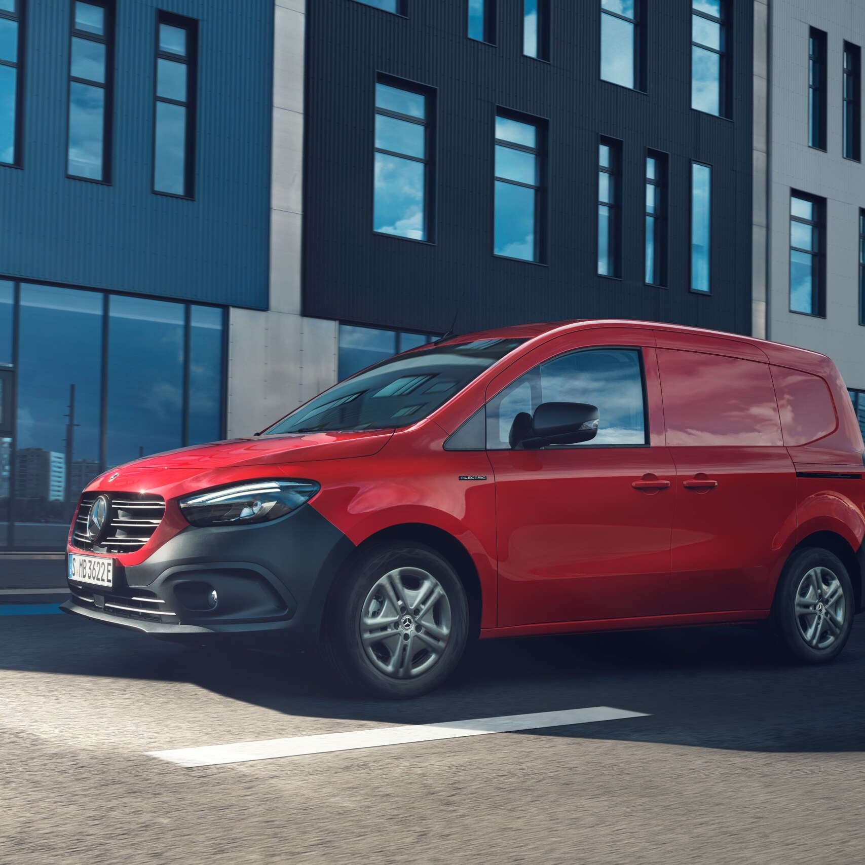 Mercedes-Benz eCitan Furgon w akcji.