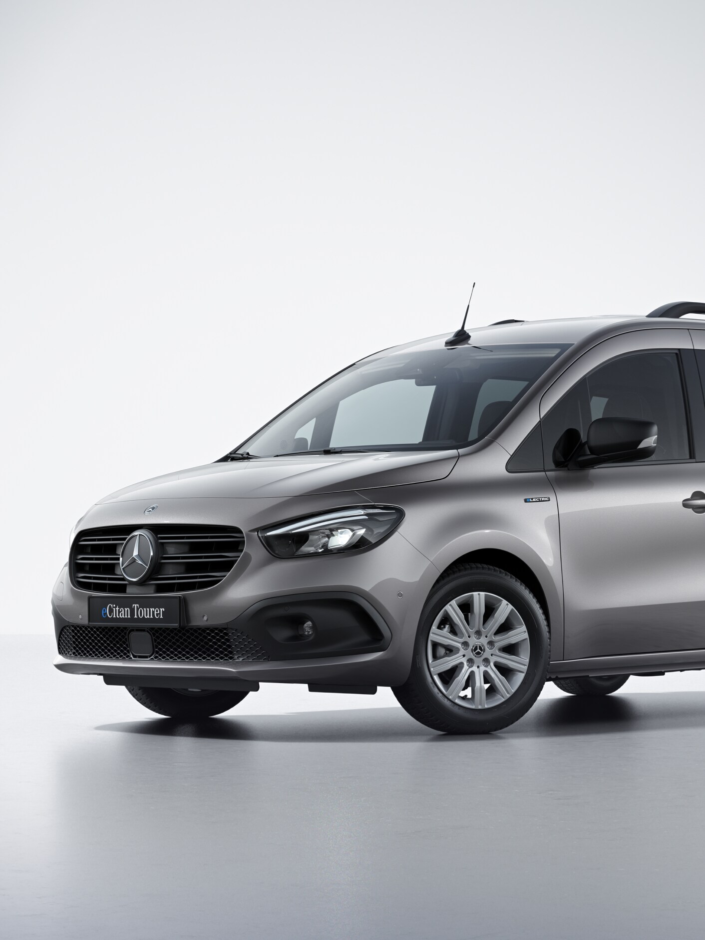 Inteligentna łączność dzięki Cyfrowym Dodatkom w samochodzie Mercedes-Benz eCitan Tourer.