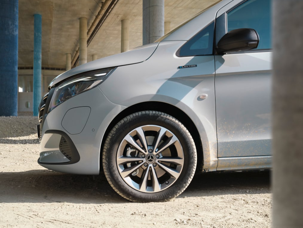 Model eVito Tourer widoczny od boku.