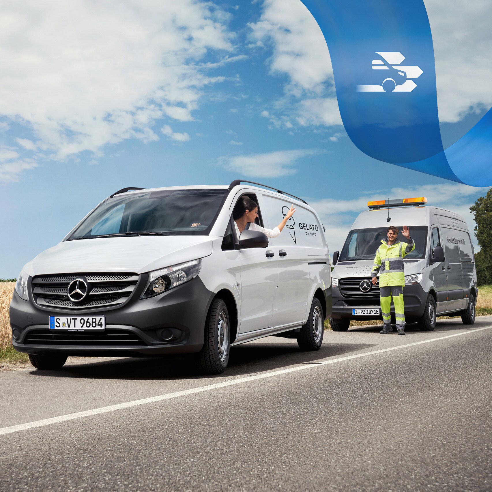 Pracownik Service24h Mercedes-Benz pomaga kierowcy samochodu dostawczego na poboczu drogi, obaj machają w przyjazny sposób.