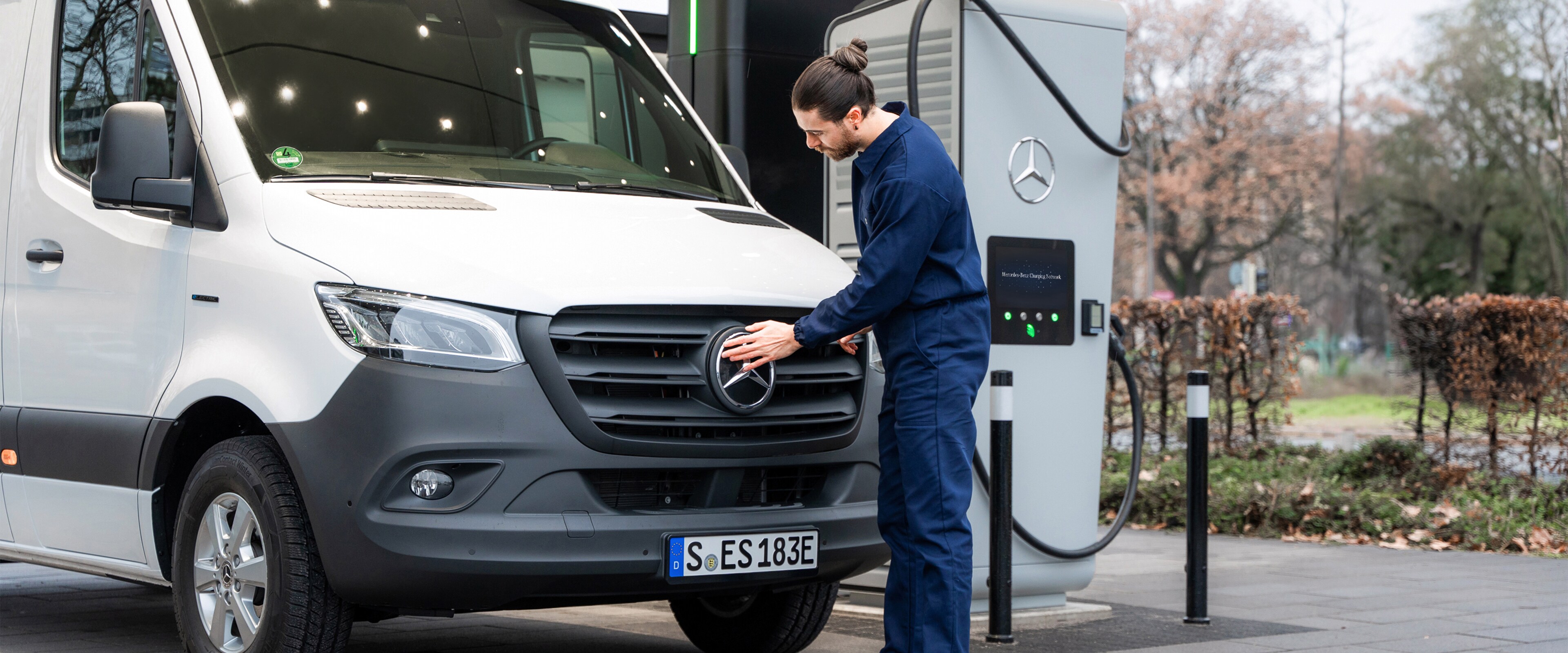 Rozwiązania do ładowania Twojego elektrycznego samochodu dostawczego Mercedes-Benz.