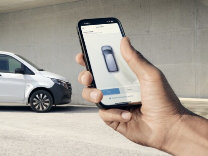 Widok Cyfrowych Dodatków Mercedes-Benz związanych z funkcjami Zdalnego sterowania na smartfonie.