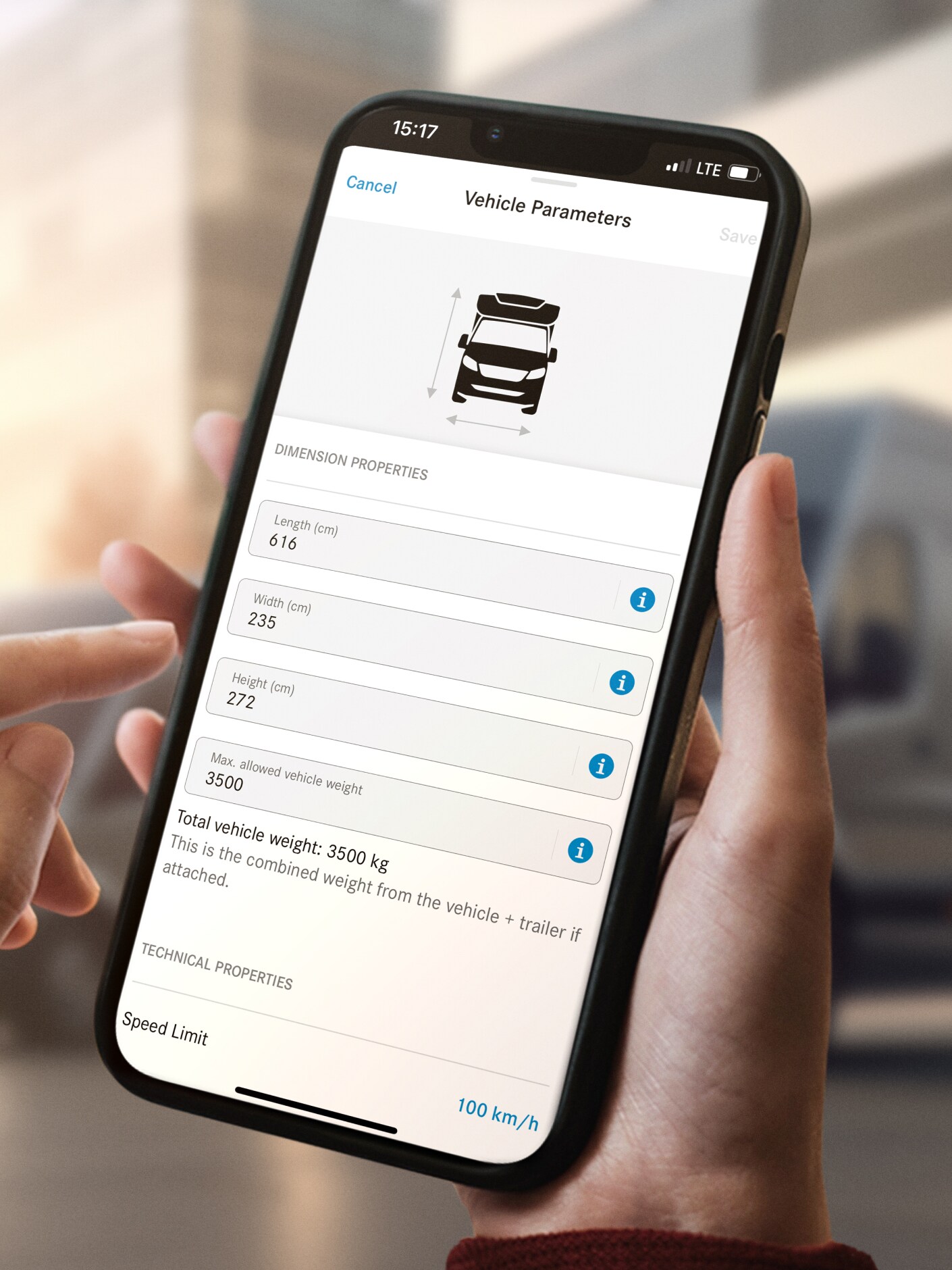 Graficzny widok na wymiary pojazdu w aplikacji Mercedes-Benz na smartfonie.