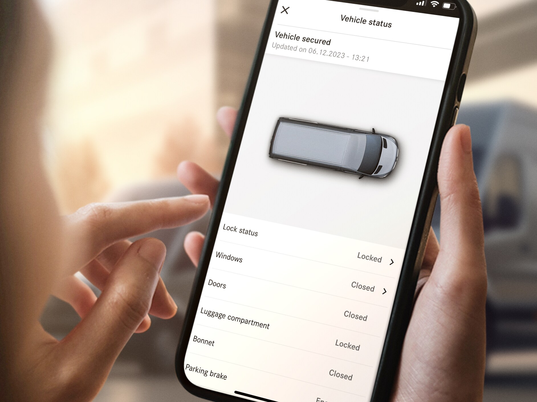 Funkcja Zdalne informacje o pojeździe od Mercedes-Benz na smartfonie.