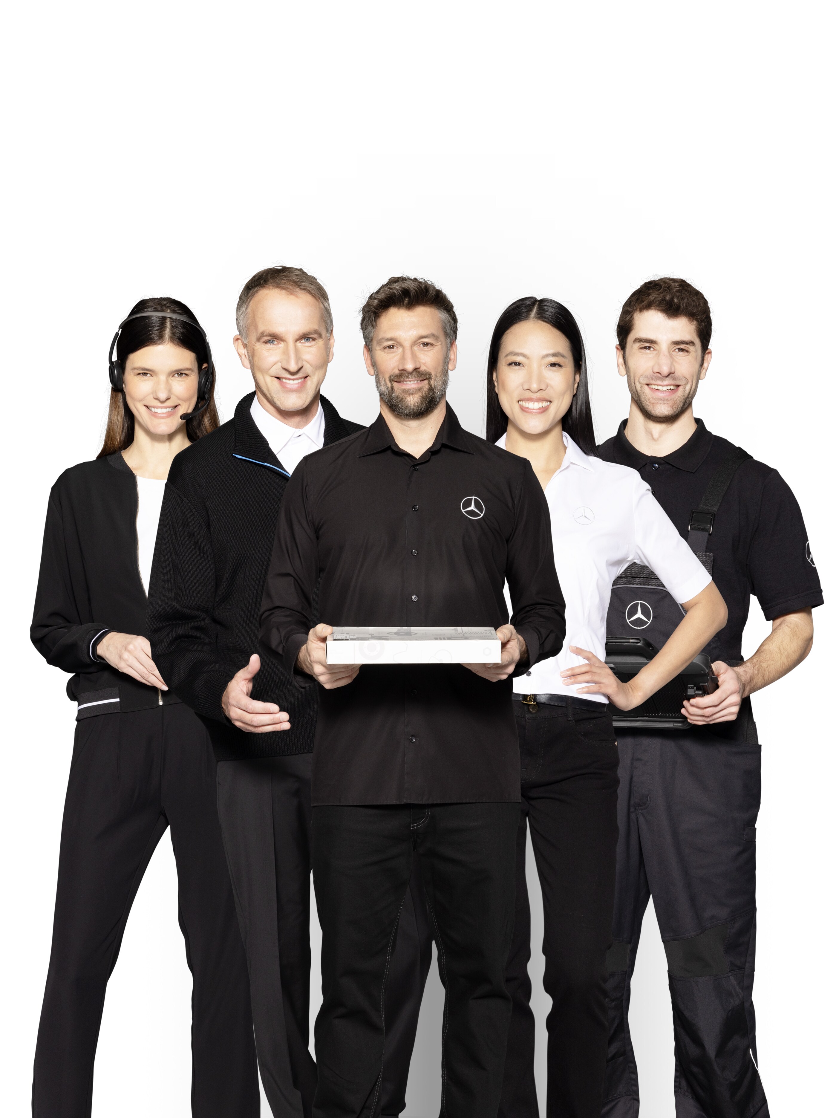 Pięć pozytywnych opinii dla Mercedes-Benz, reprezentujących usługi Mercedes-Benz dla samochodów dostawczych