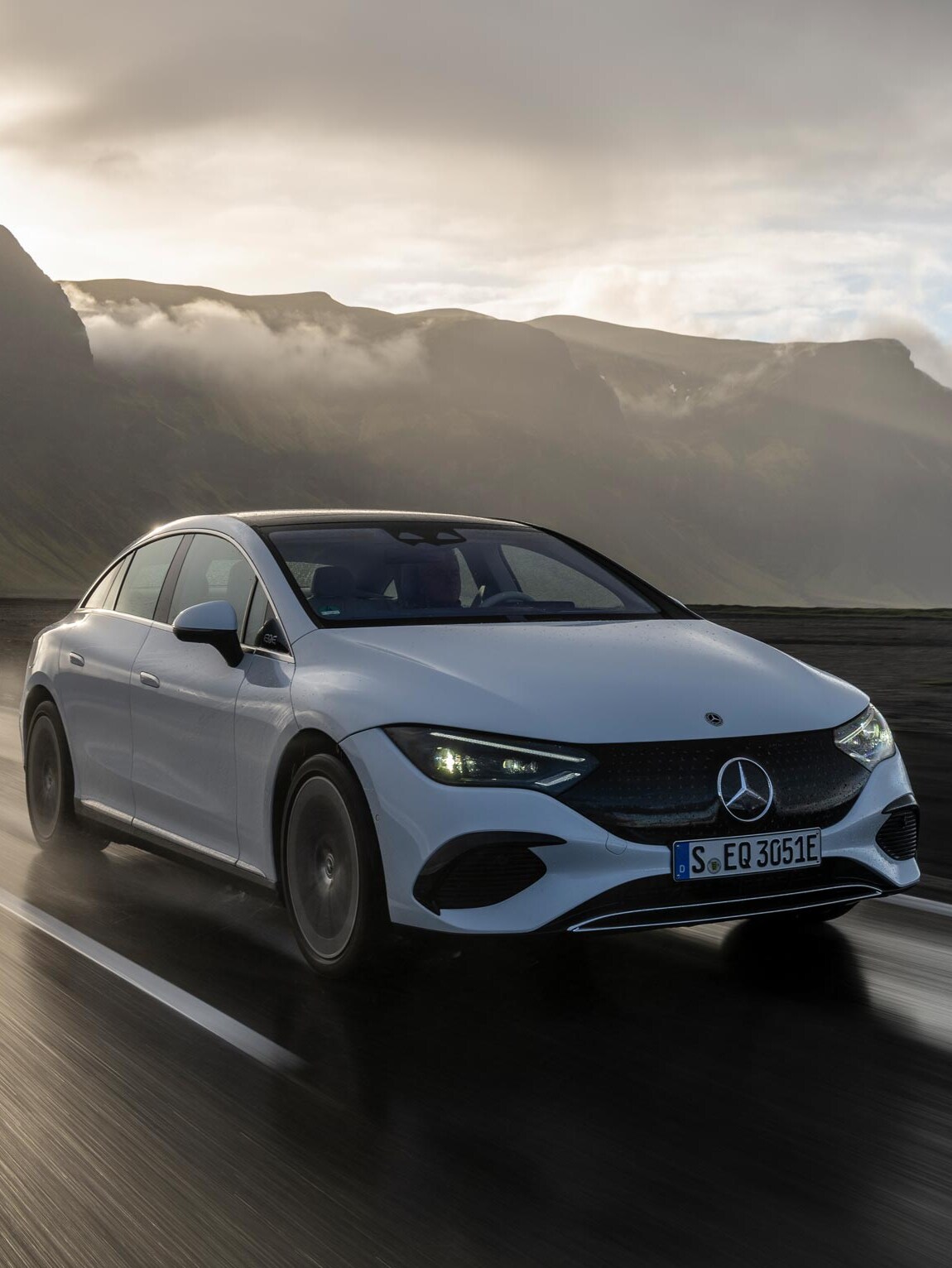 Technologie Mercedes-Benz wspierają kierowcę i pomagają zwiększyć zasięg