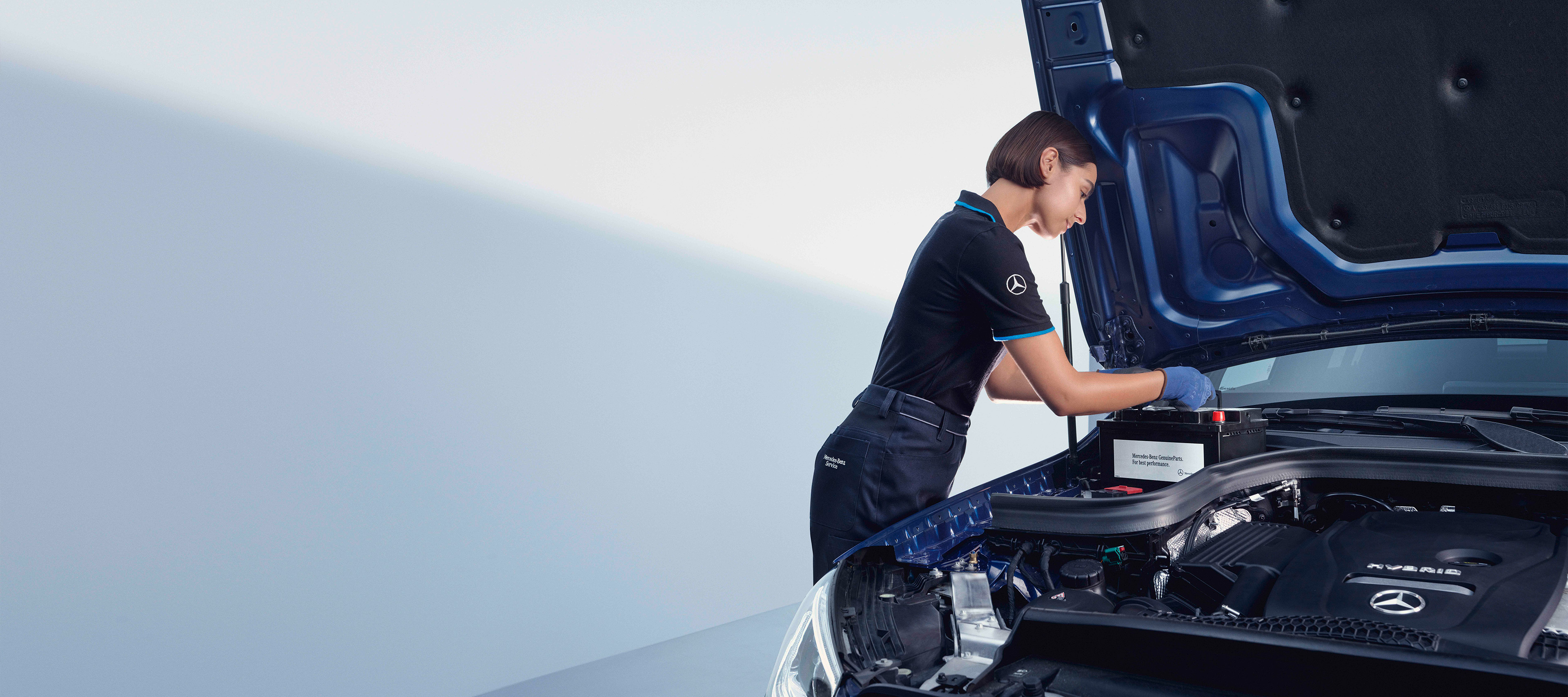 Akumulatory i prostownik do akumulatora | Mercedes-Benz Akumulatory i prostownik do akumulatora