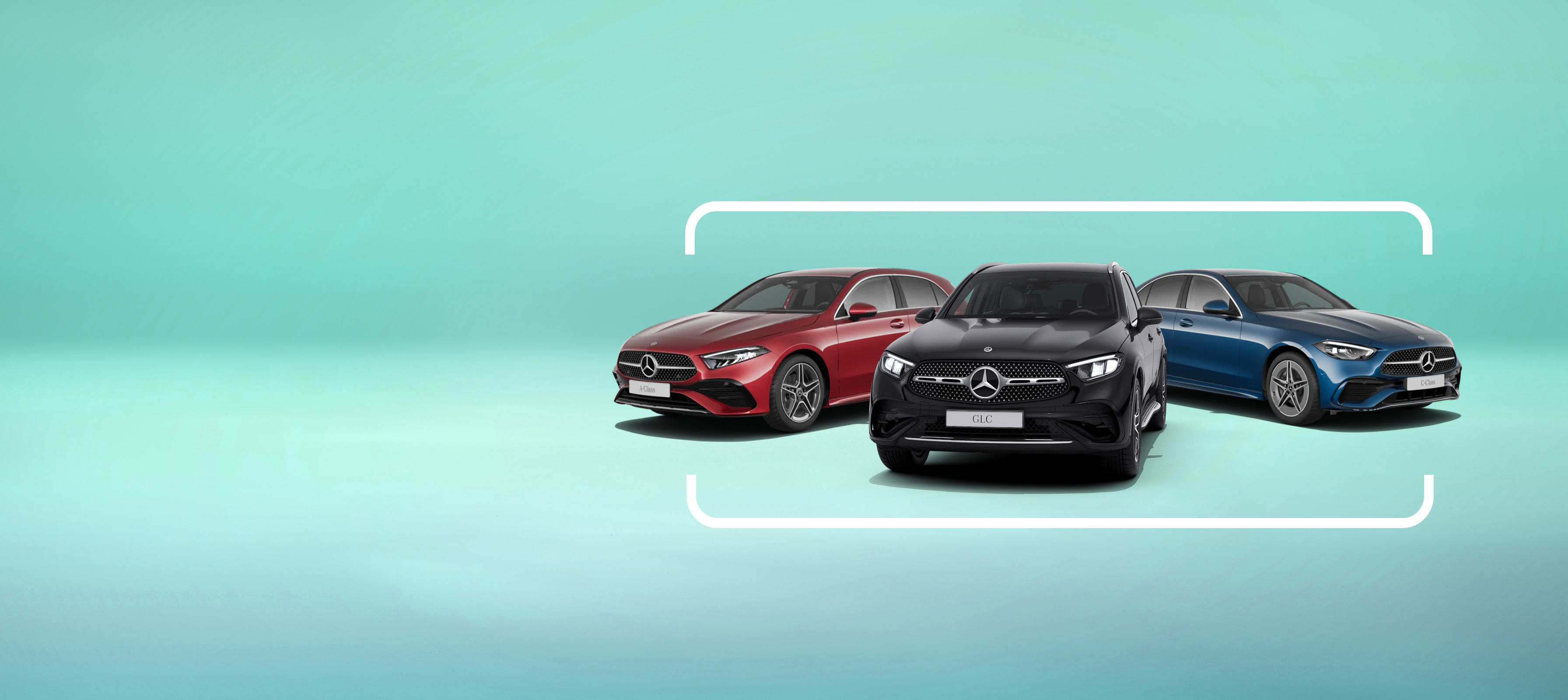 Mercedes-Benz Certified Gama trzech modeli Mercedes-Benz na zielonym tle.