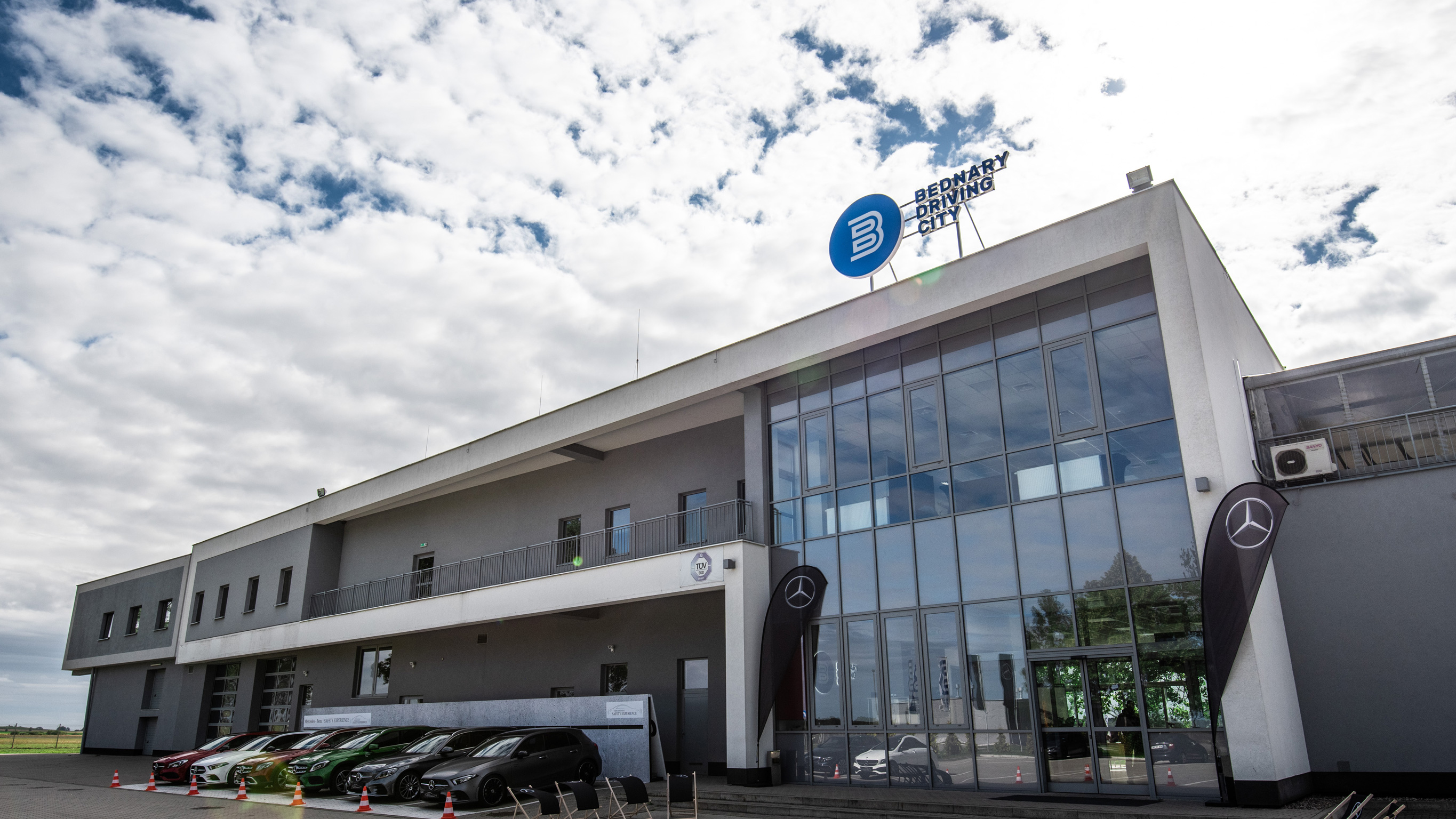 Safety Experience - Bednary Driving City Safety Experience - Bednary Driving City