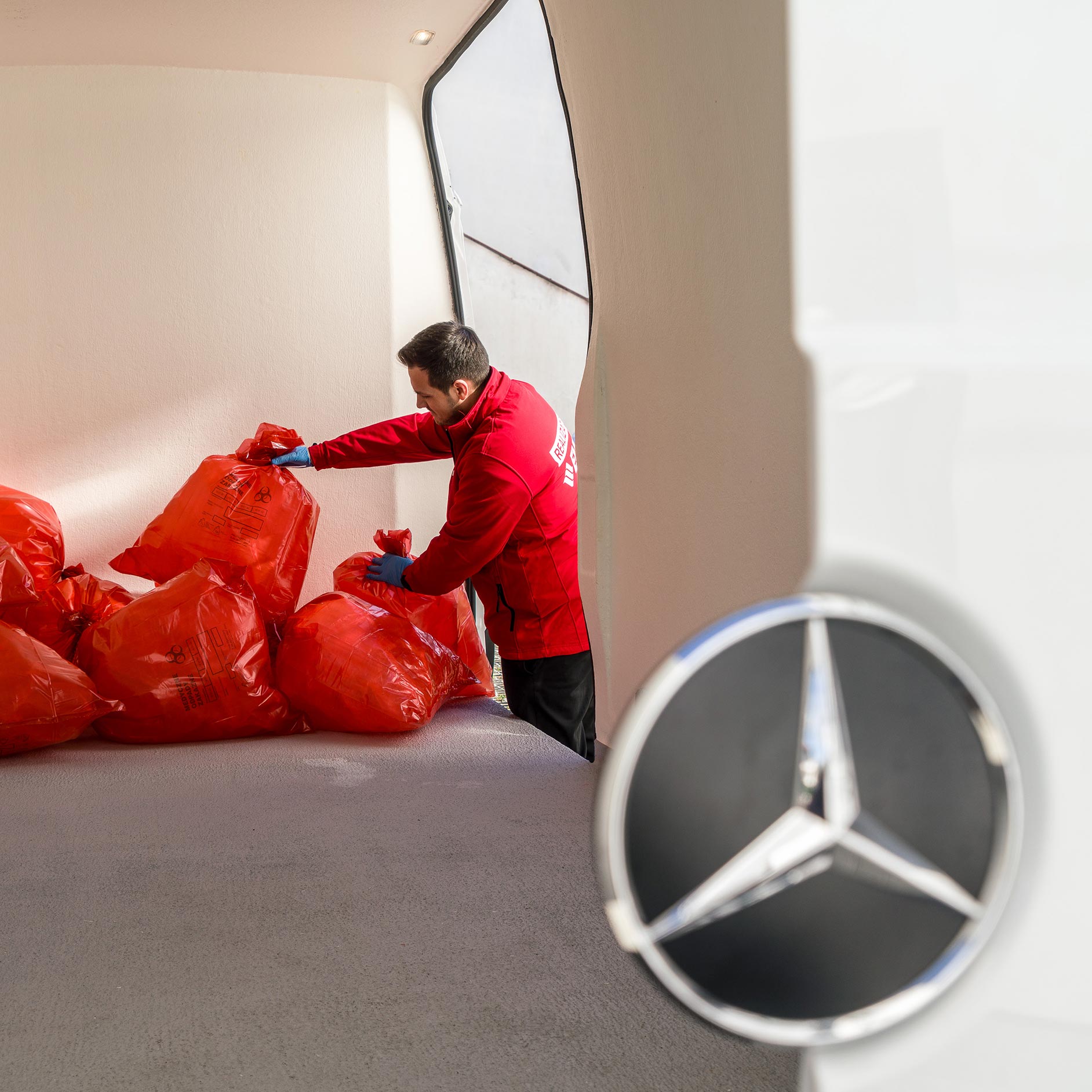 eSprinter w Emka S.A. – zielony transport odpadów medycznych eSprinter w Emka S.A. – zielony transport odpadów medycznych