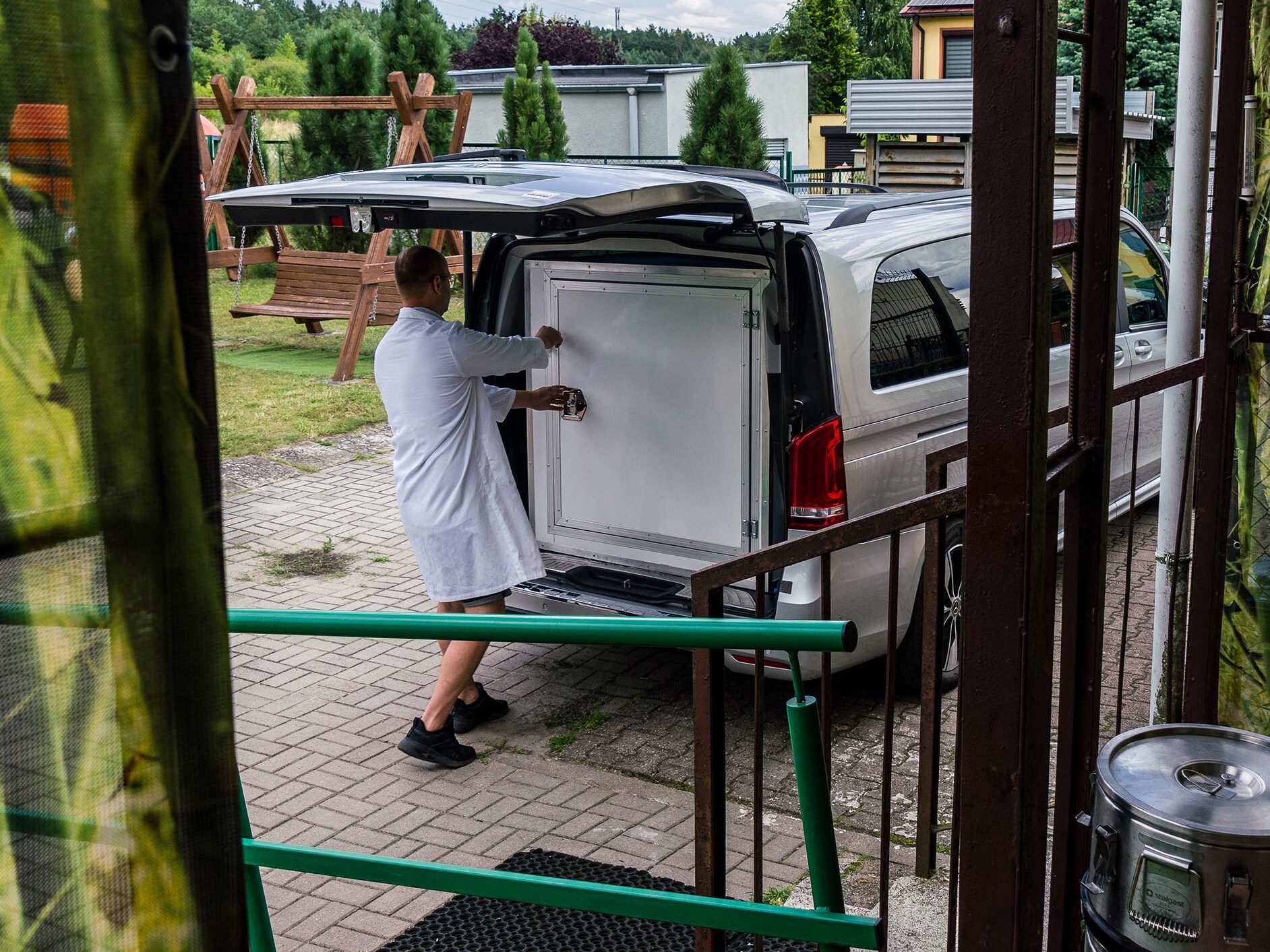 Mercedes-Benz EQV w ośrodku rehabilitacji Neuron